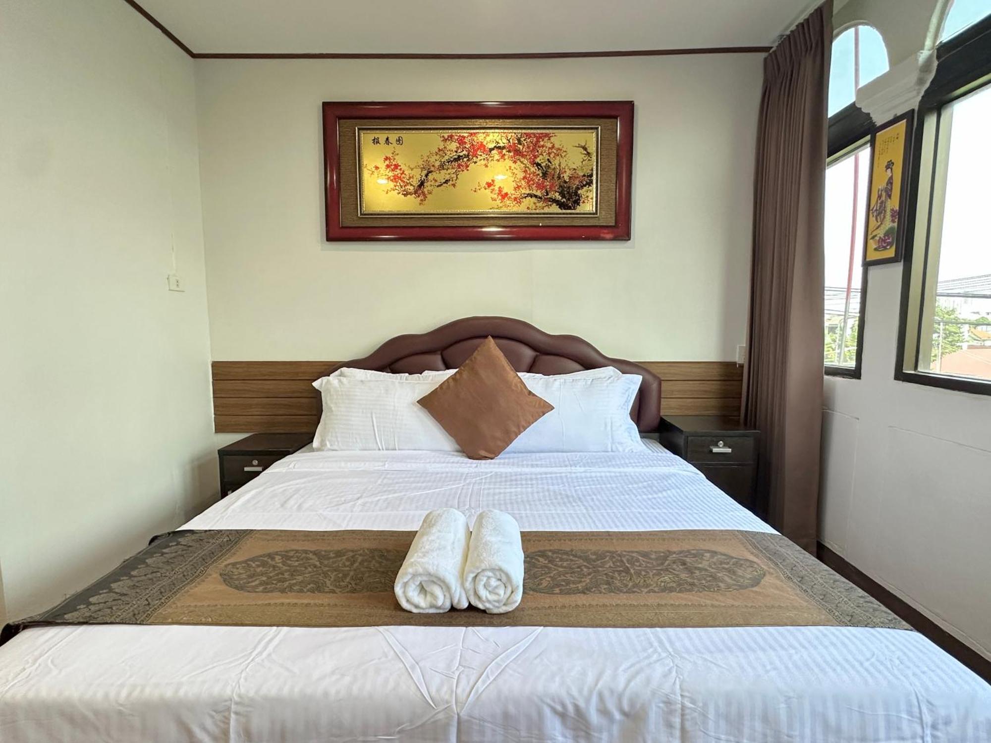 Longzhu Hotel Bangkok