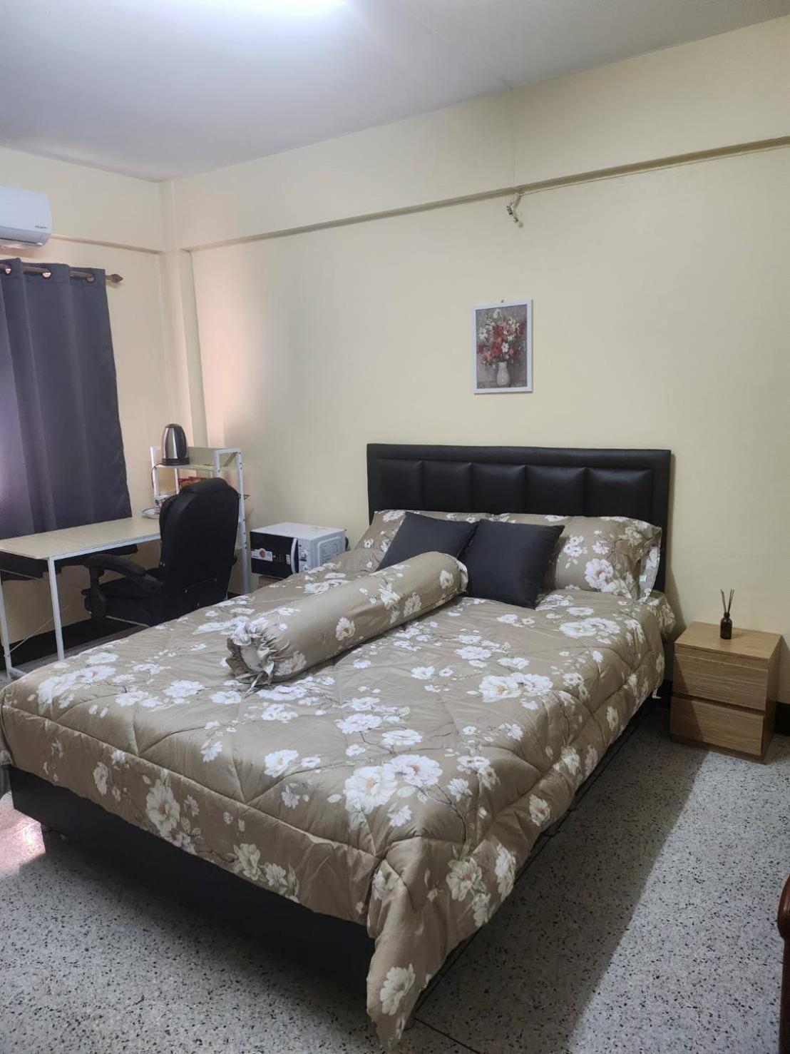 Apartamento Phra Khanong Bts