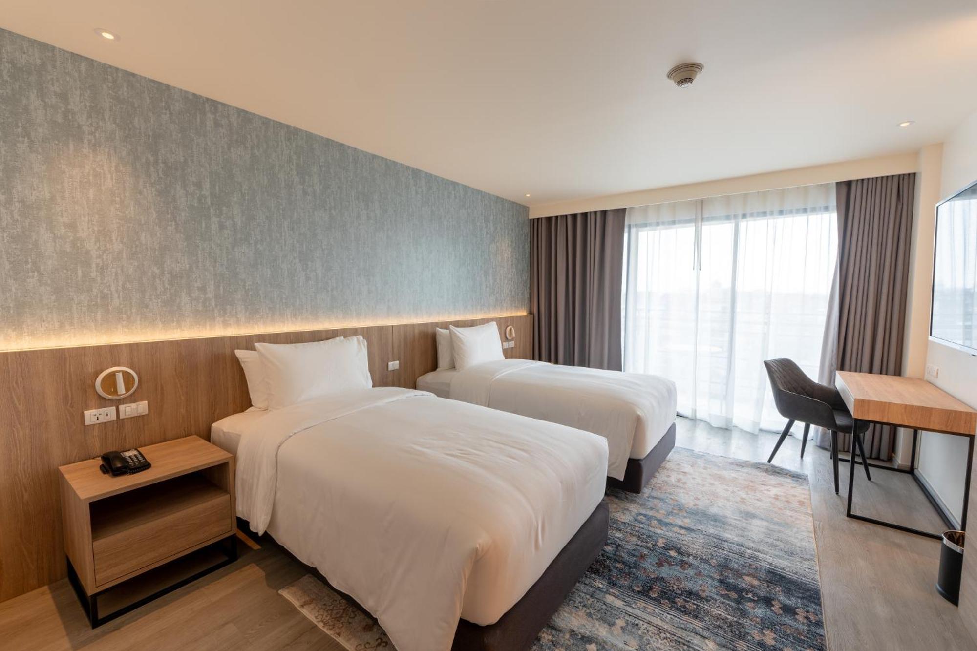 Khách sạn Glow Riverside 5*