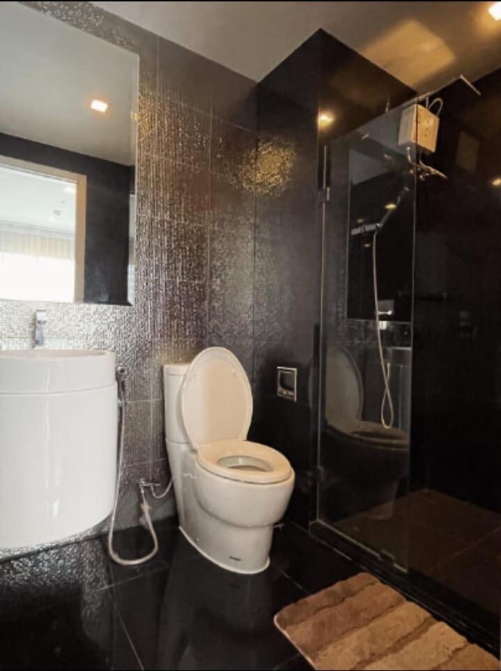 Luxurious Downtown With Train Access Bts Bangkok
