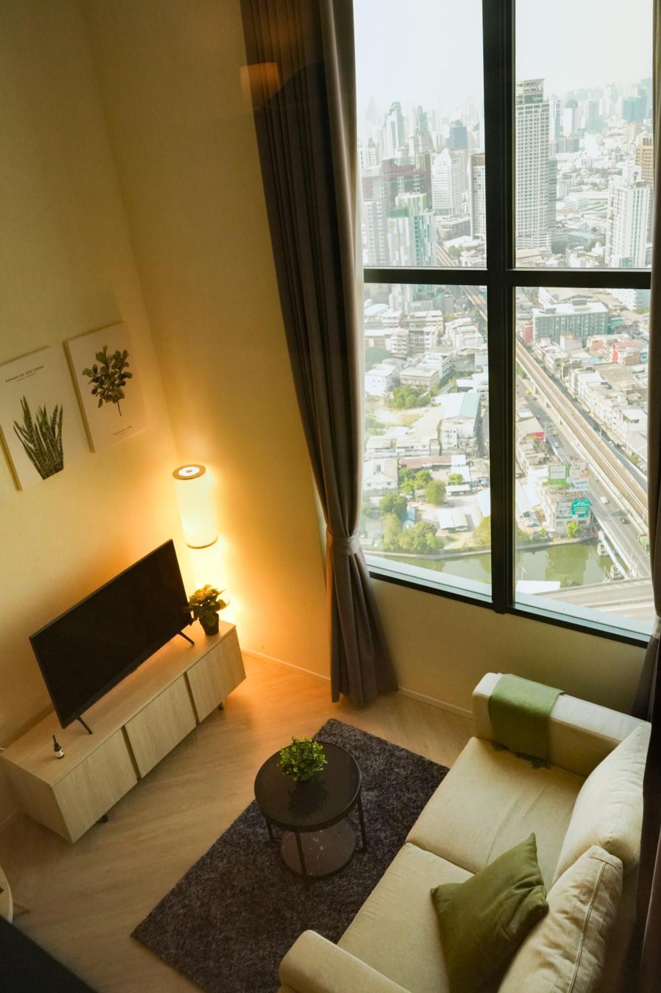 On Nut Duplex With Views, 5-minute Walk To Bts, Ideal Long *