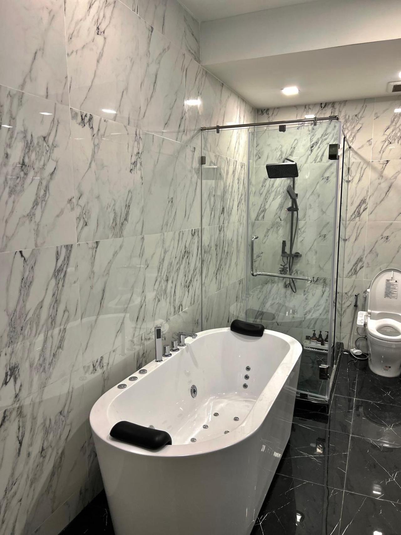 House 3 Rooms,silom,china Town,bts Surasak Biệt thự