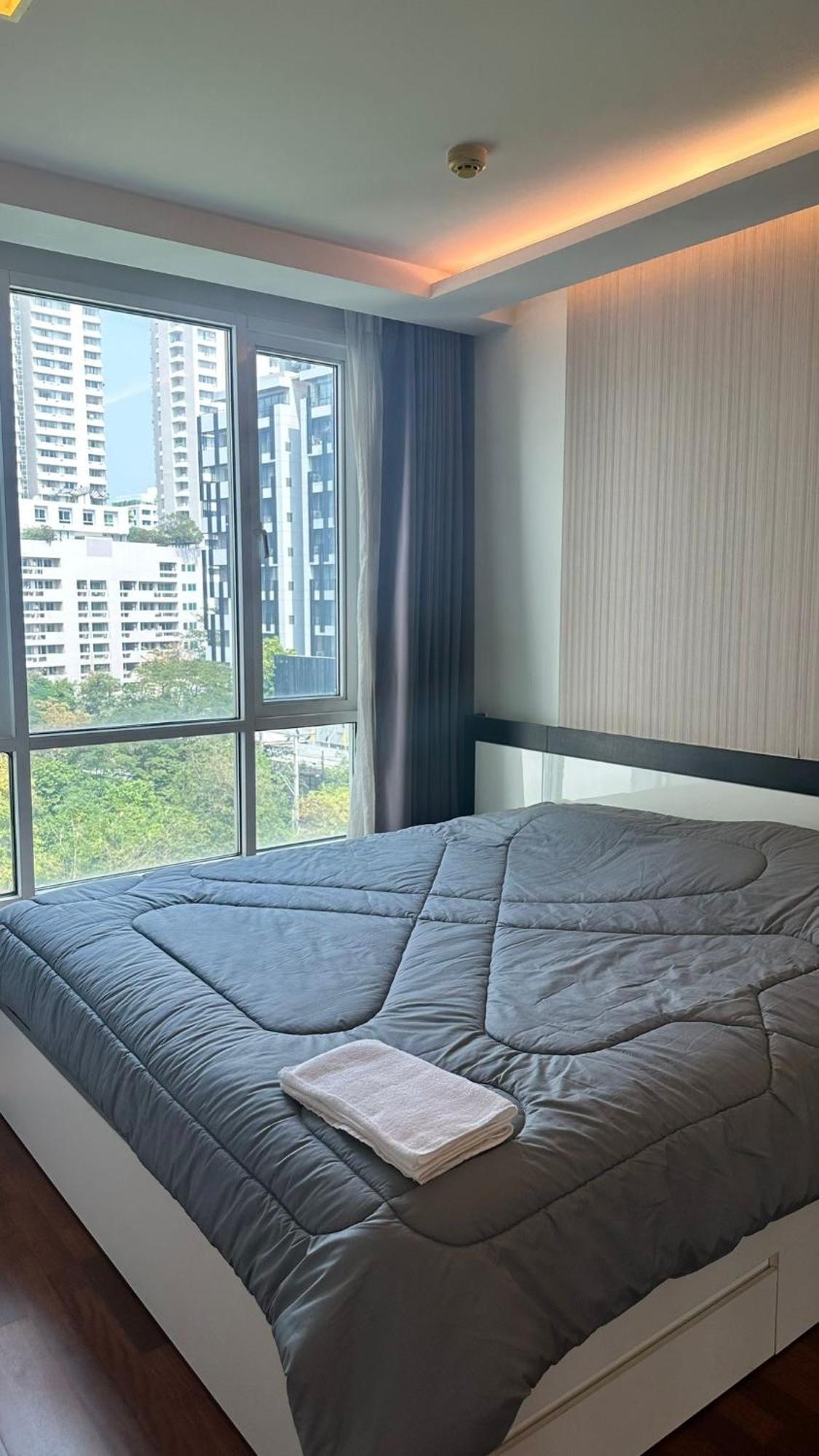 Căn hộ Spacious Sukhumvit Near Emquartier