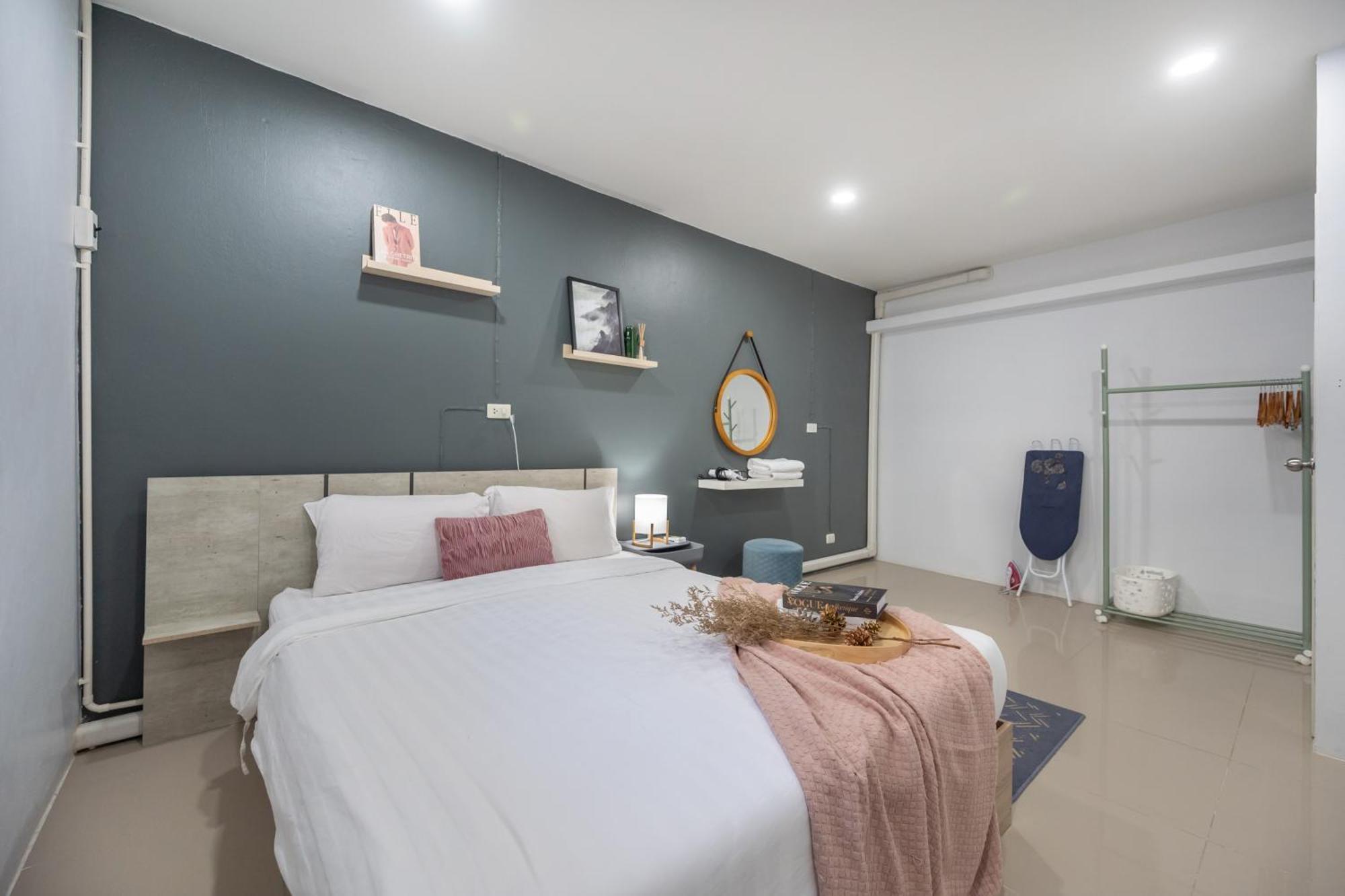 Holiday home Rb01 Chatuchak, Netflix, Speednet, Bts,mrt, 10pax Bangkok