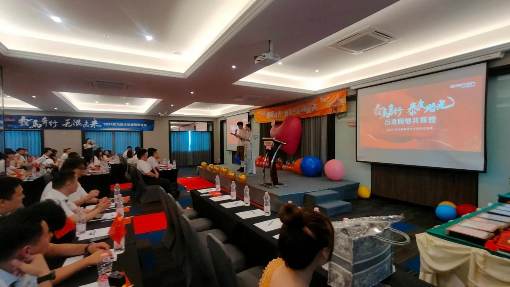 Witz Ramkhamhaeng Khách sạn 5*