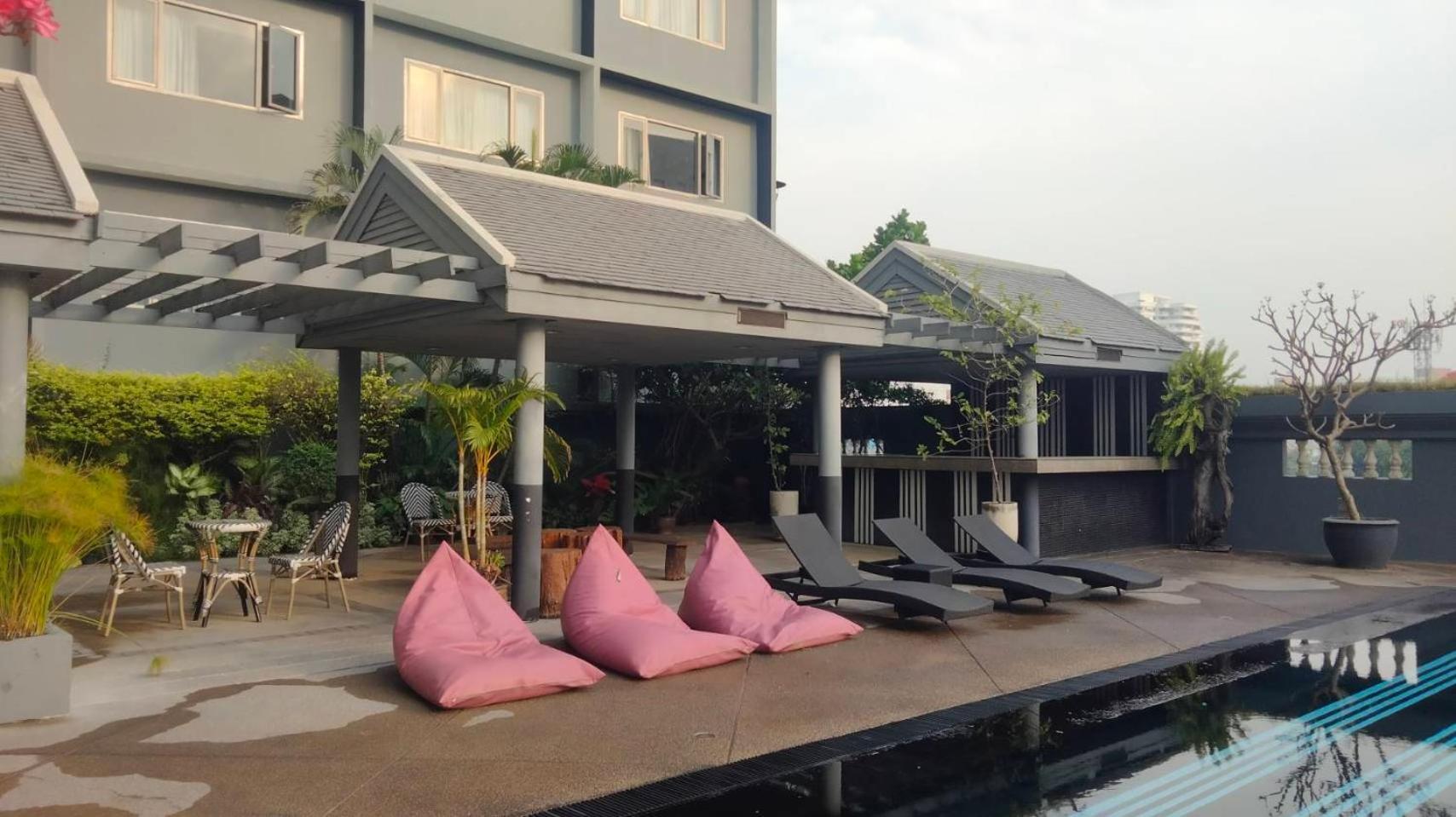 Witz Ramkhamhaeng Khách sạn