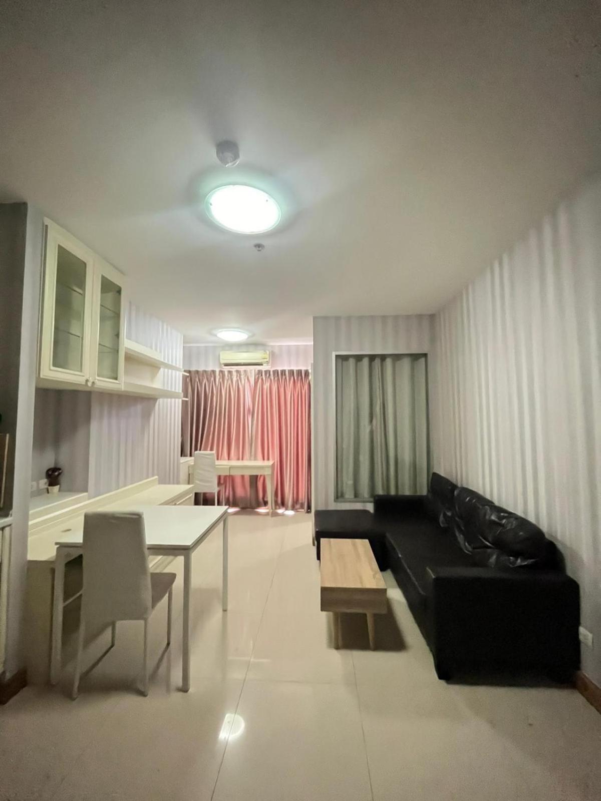 Peaceful One Bedroom By The River * Bangkok