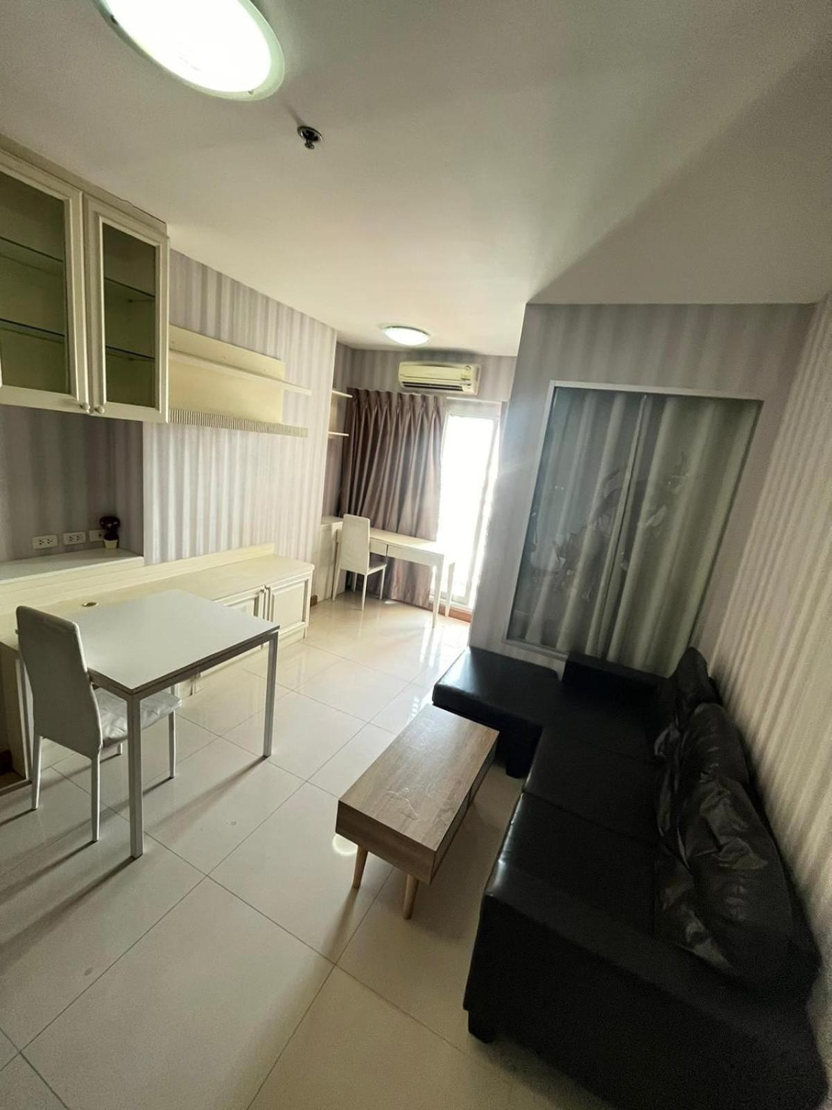 Peaceful One Bedroom By The River Apartment