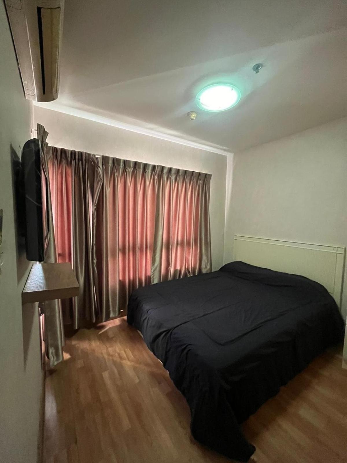 Peaceful One Bedroom By The River *