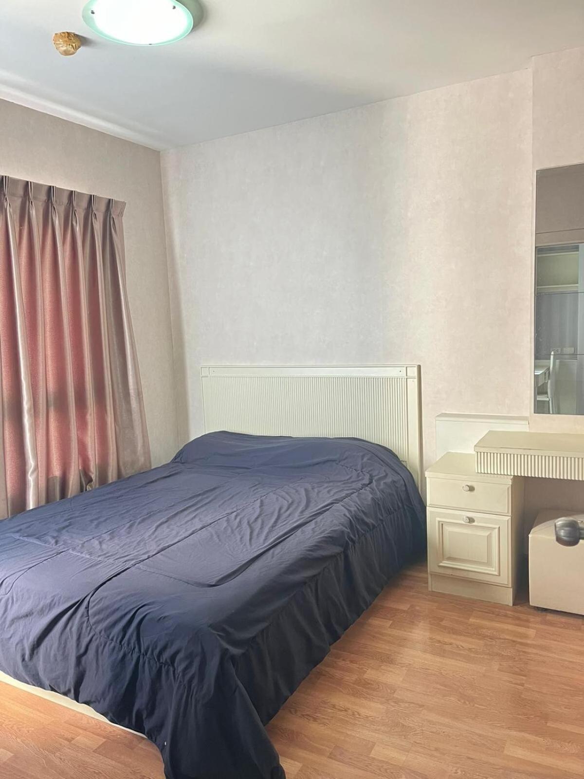 Peaceful One Bedroom By The River Apartment