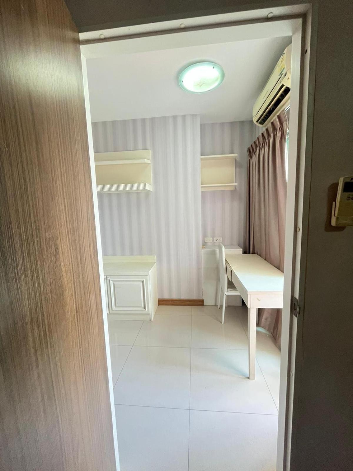 Peaceful One Bedroom By The River * Bangkok
