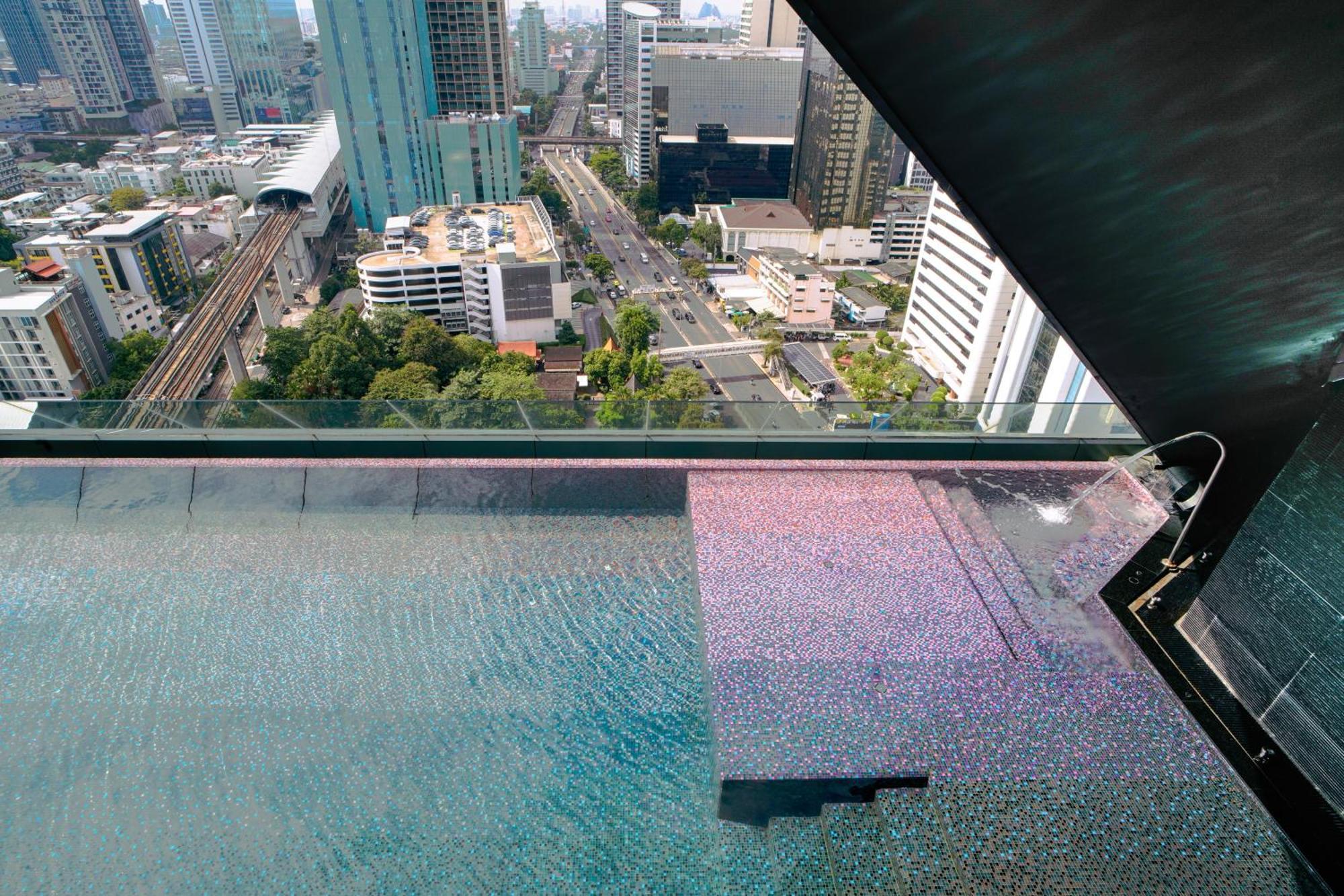 Hotel Queensland Bangkok
