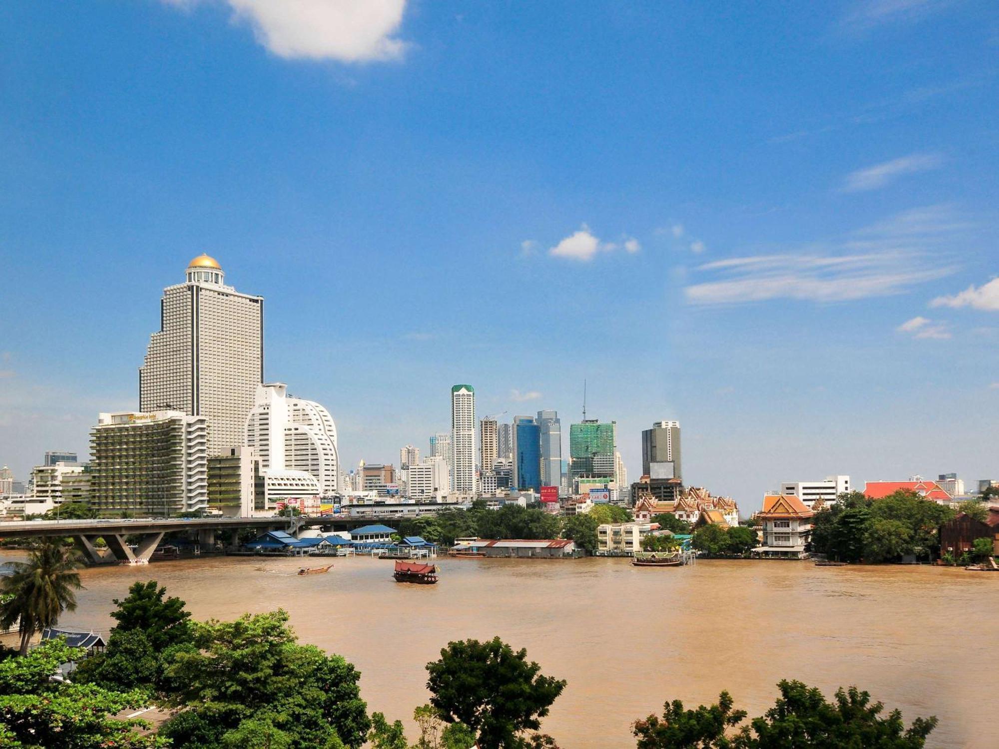 M\u00f6venpick Sukhumvit 15 Hotel 5*