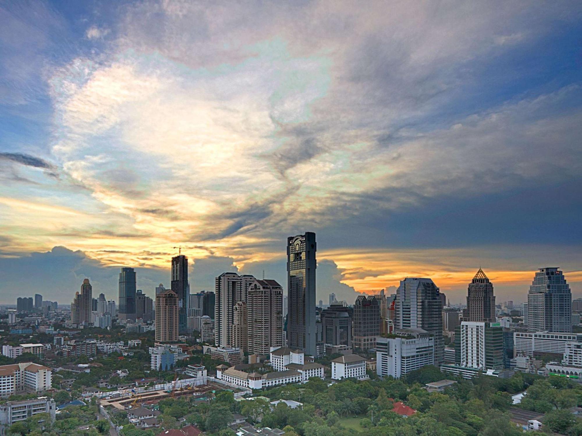 M\u00f6venpick Sukhumvit 15 Hotel 5*