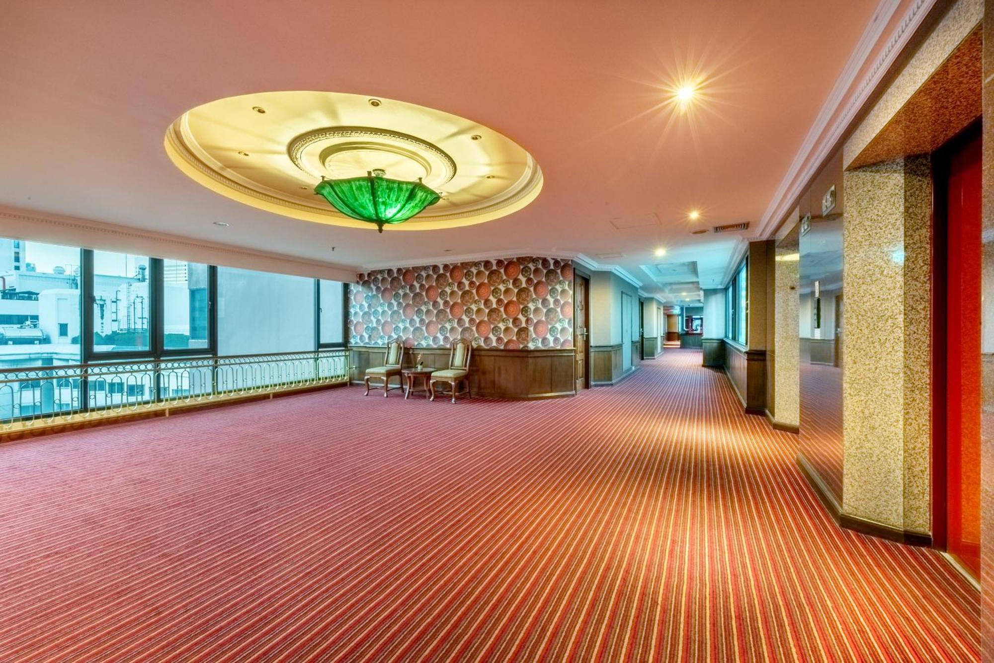 Royal Benja Hotell 5*