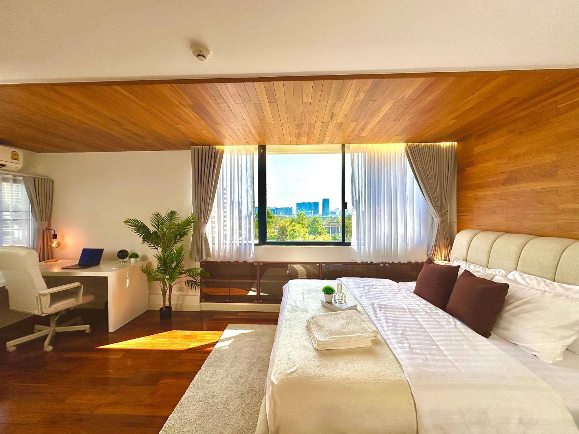 Apartment Luxury 3 Bedrooms In The Heart Of The Bangkok