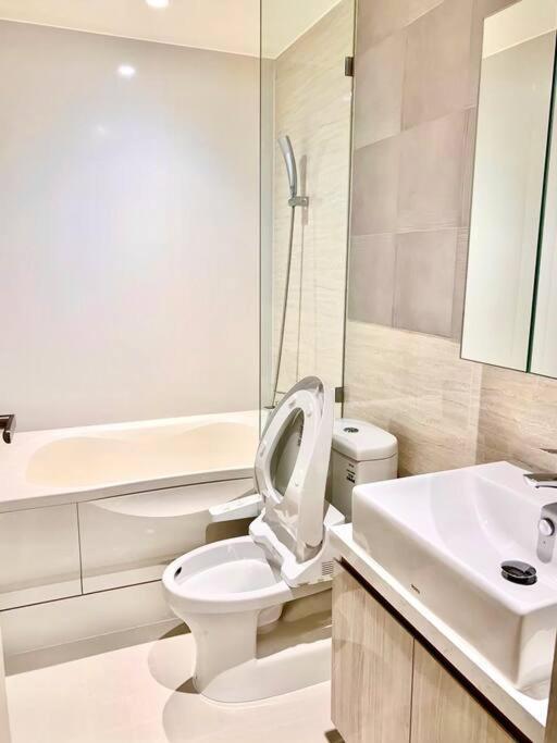 Apartment Bts Thonglor - Serene Japanese-style Haven, Onsen *