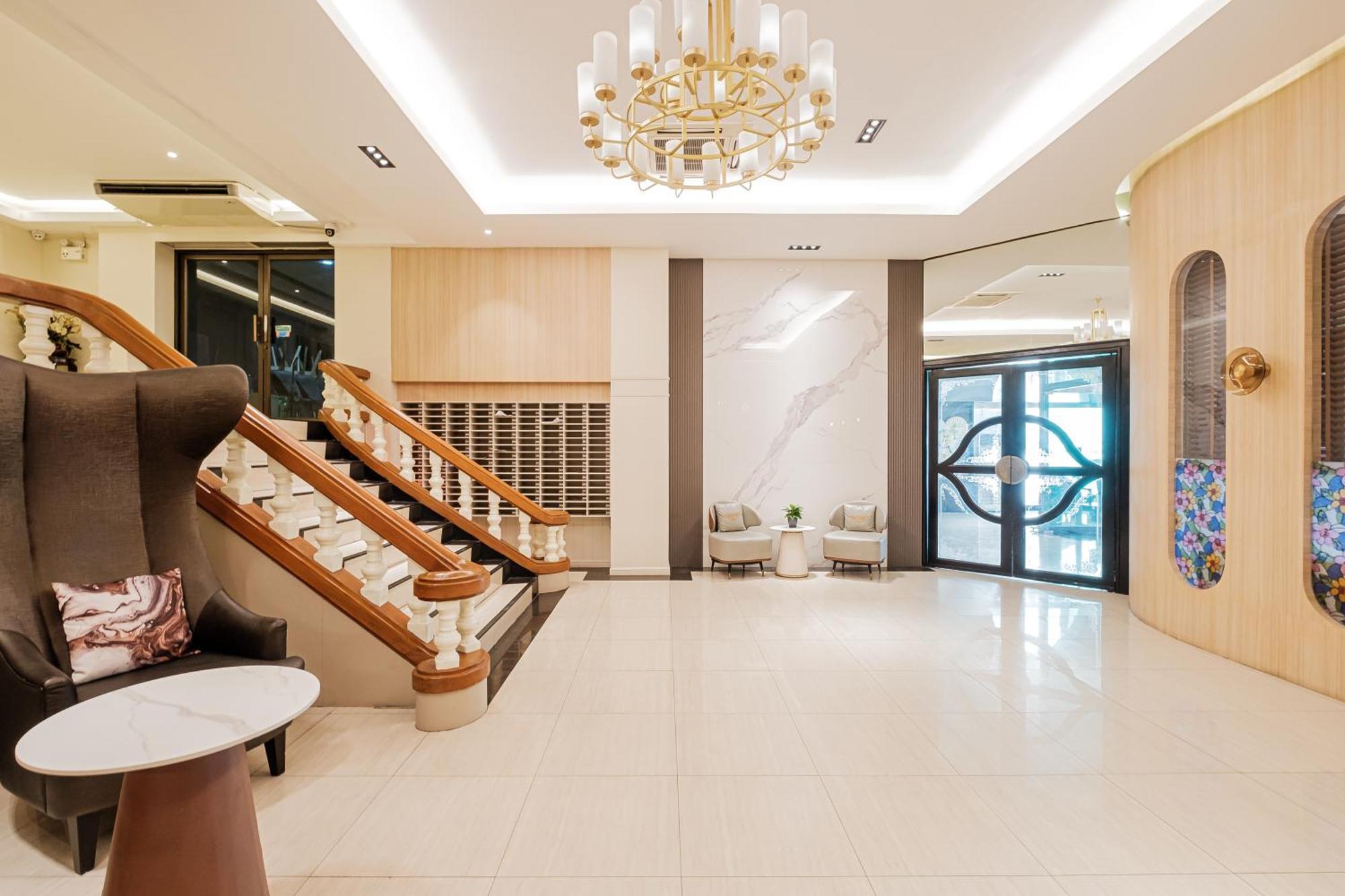 Hotel Boss Mansion