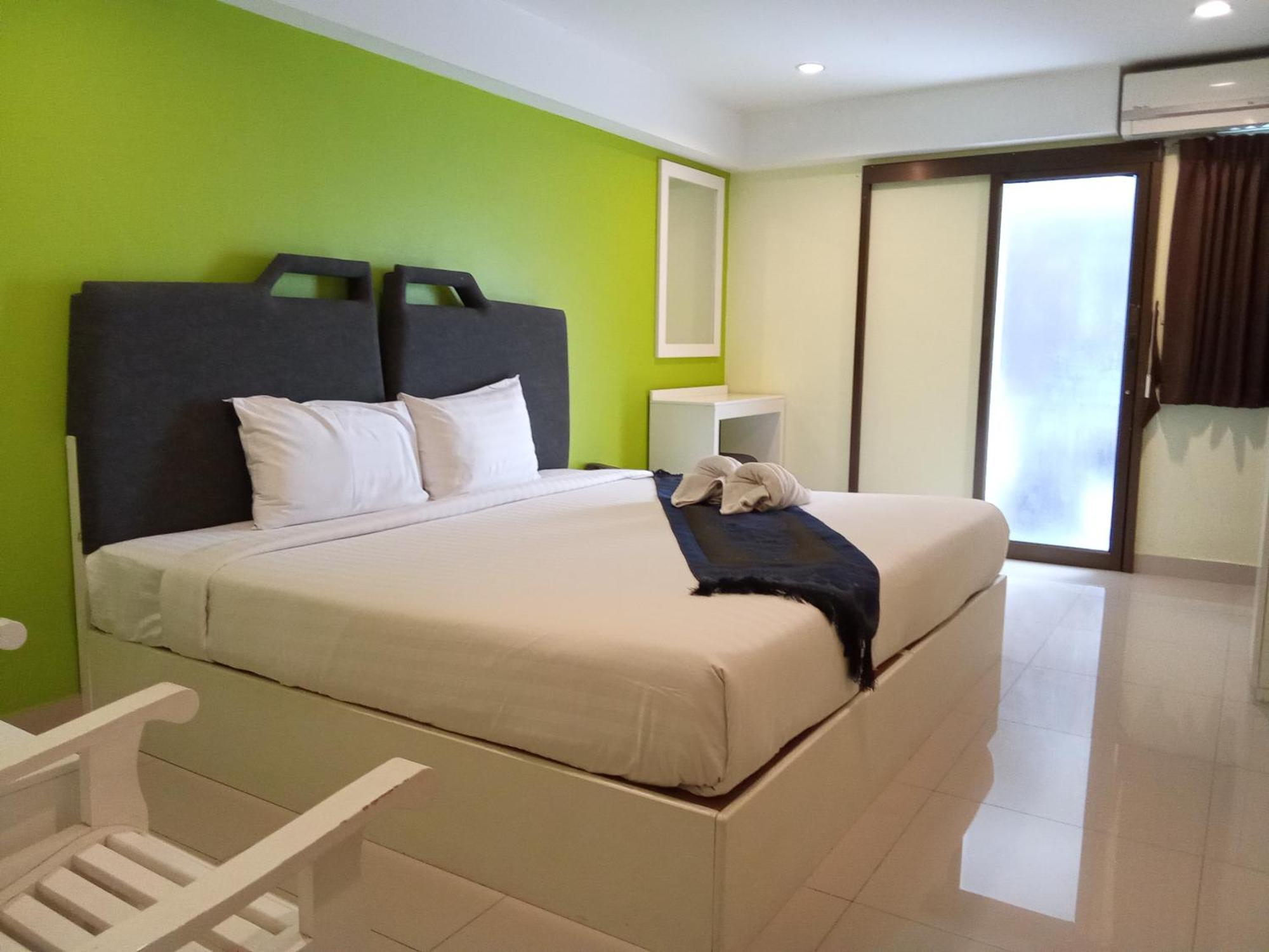Sunny Hotel 3*