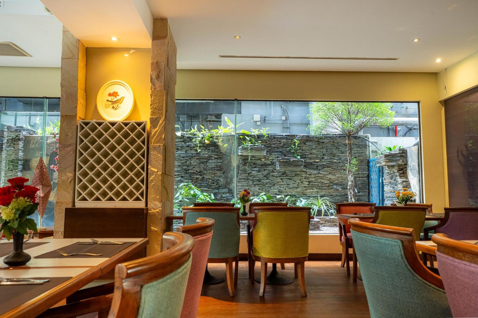 Hotel Journeyhub Sukhumvit 26, - Formely St Bangkok