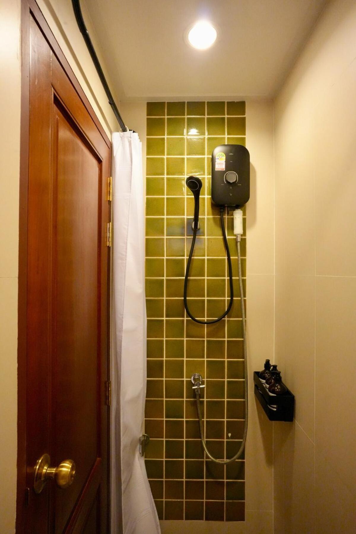 Villa Nivas Wanit 2br 1sfb Yaowarat Mrt Entirehome 80sqm Bangkok