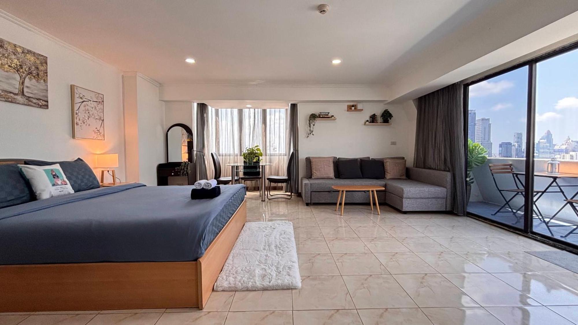 Apartment European Design With Stunning Sunset View