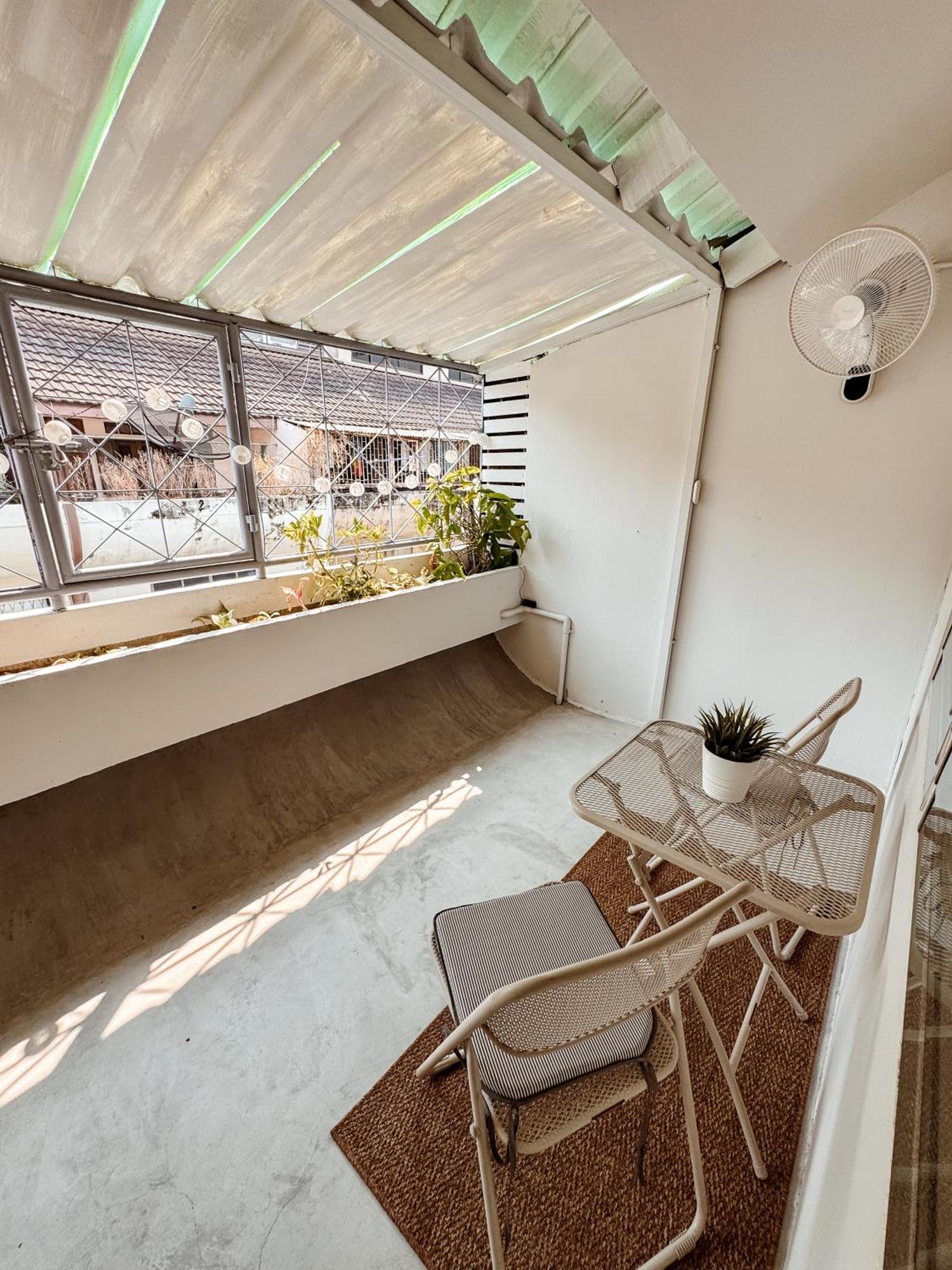 Spacious Relaxing Townhouse With Rooftop In Ekamai Holiday home *