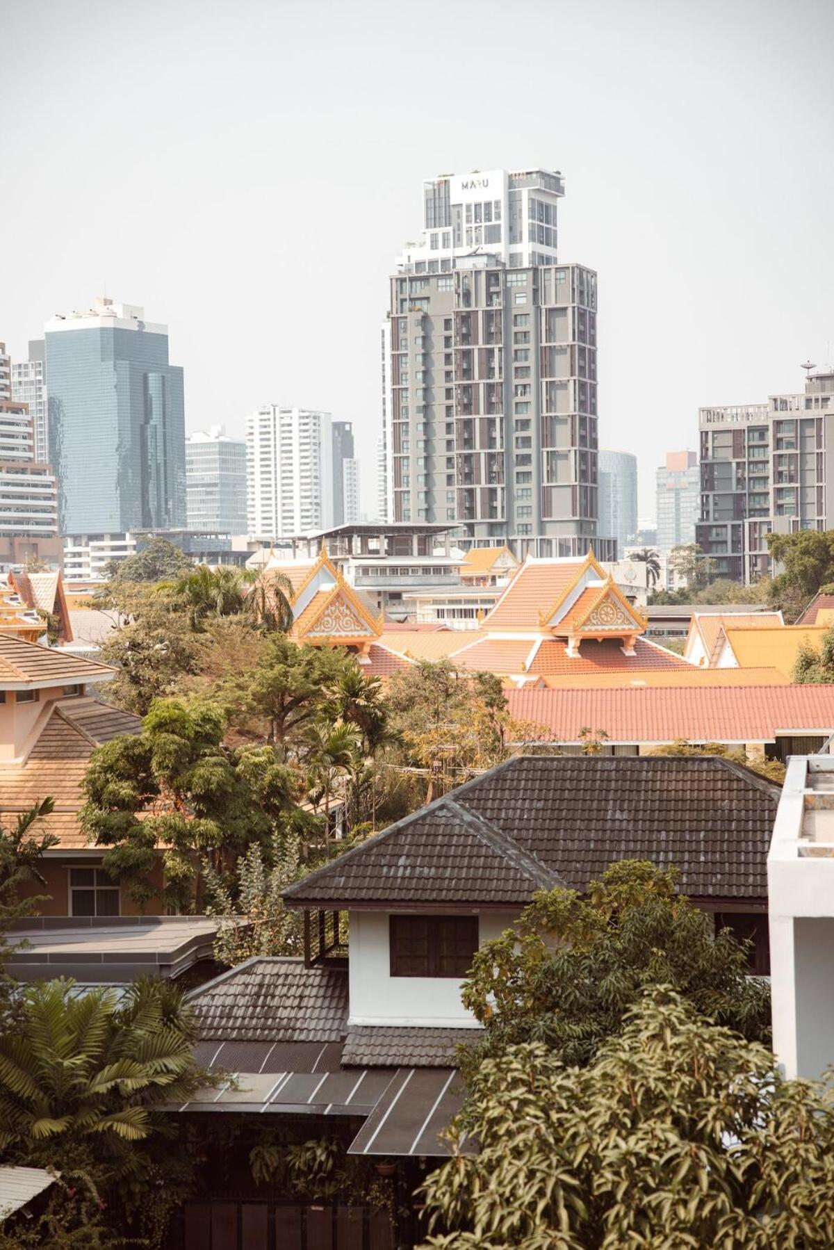 Spacious Relaxing Townhouse With Rooftop In Ekamai Vakantiehuis Bangkok