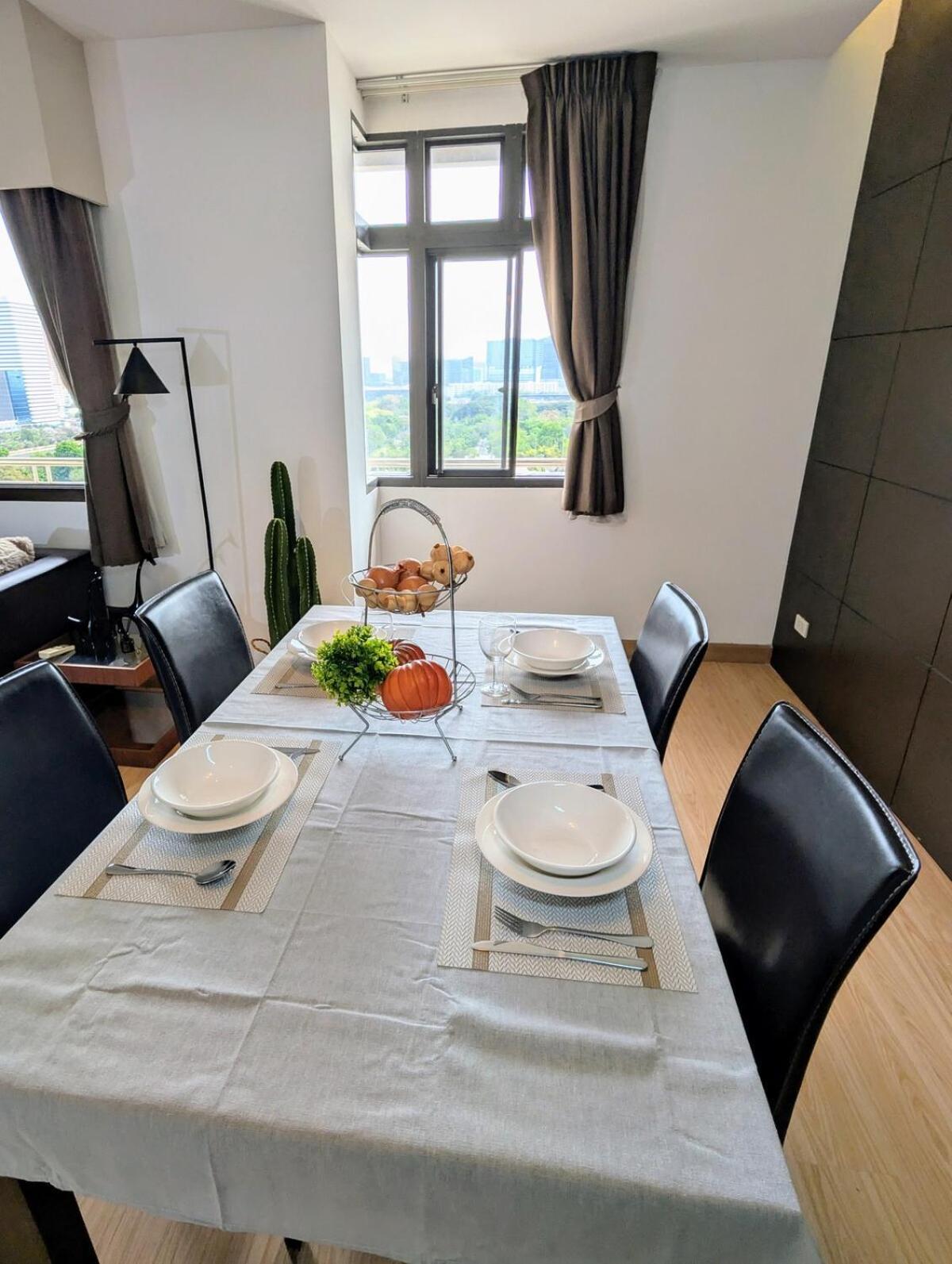 High Floor Great View 2br 2ba 3 Mins To Nana Bts Appartement *