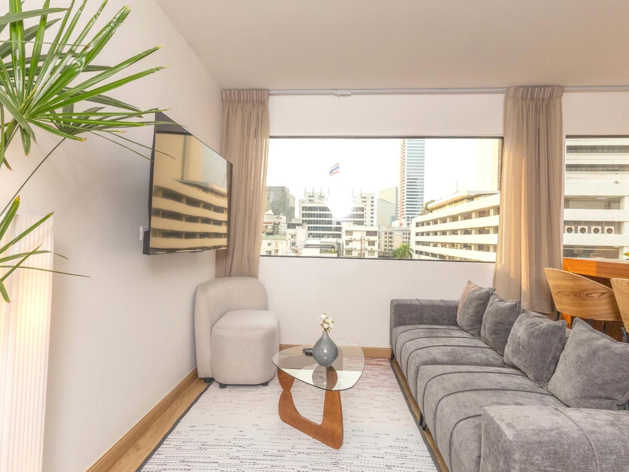 Apartment 2 Bedrooms For 3 Guest Comfy At Heart Of Silom - 7a Bangkok