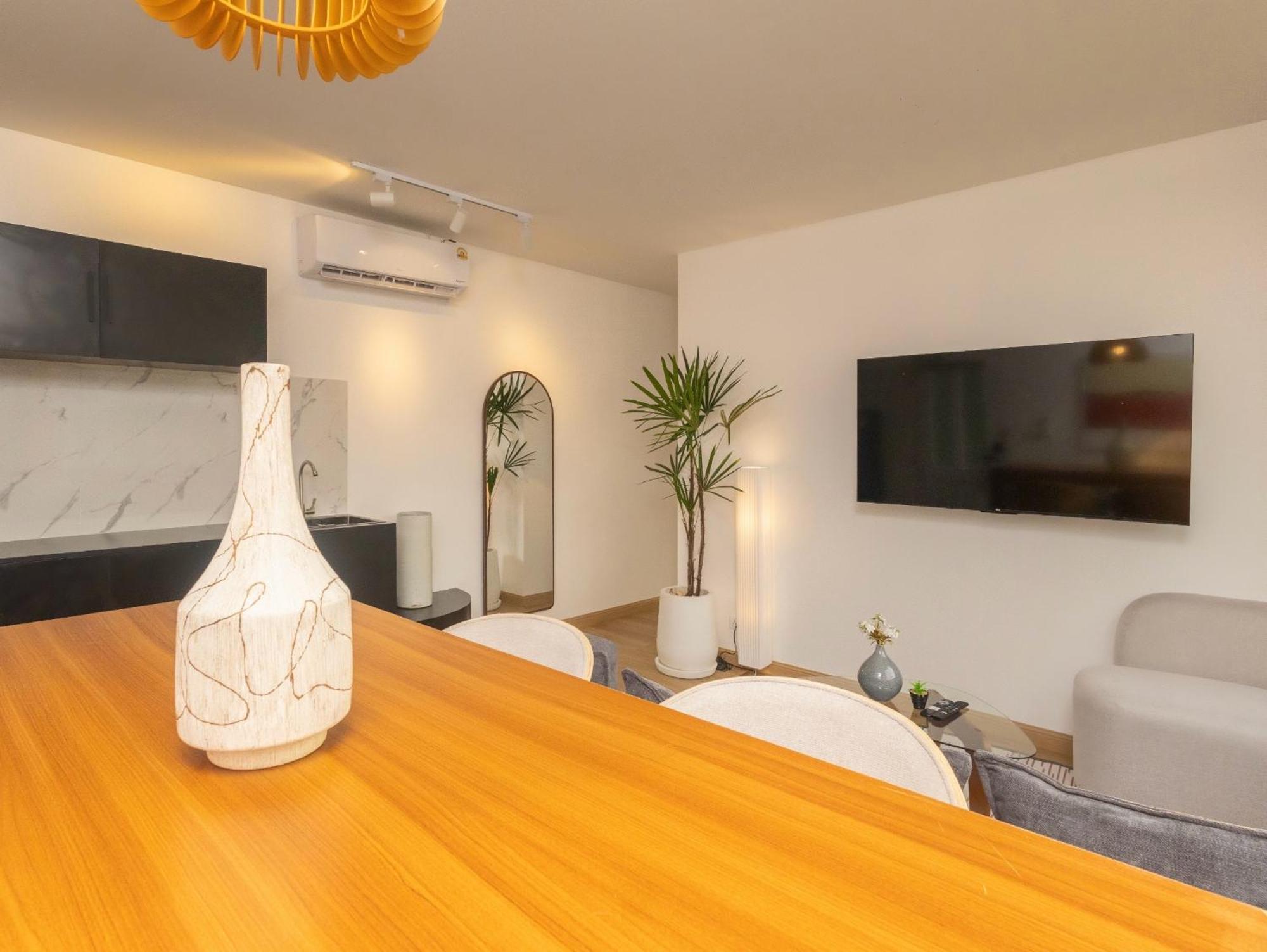 Apartment 2 Bedrooms For 3 Guest Comfy At Heart Of Silom - 7a *