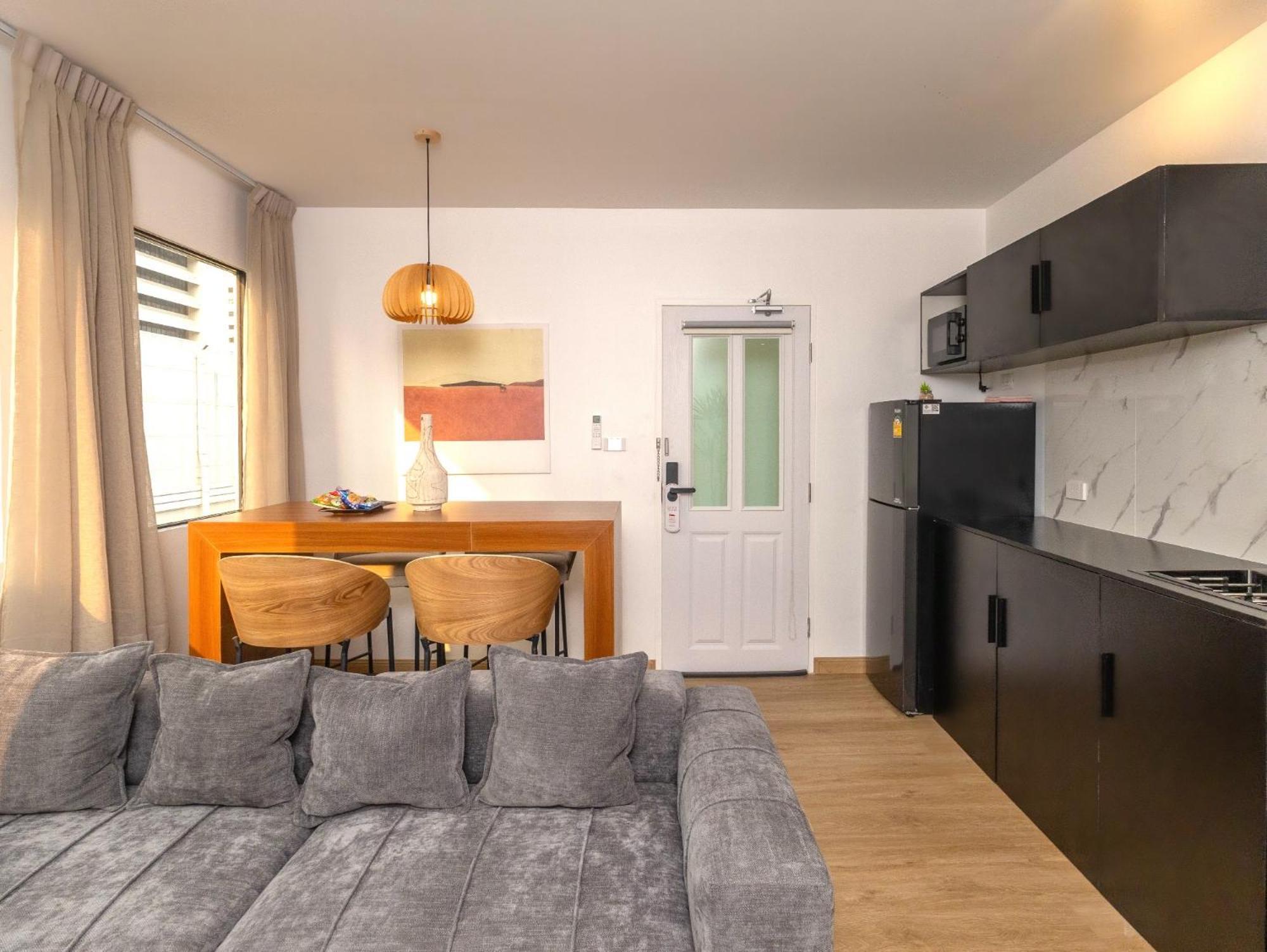2 Bedrooms For 3 Guest Comfy At Heart Of Silom - 7a Apartment Bangkok