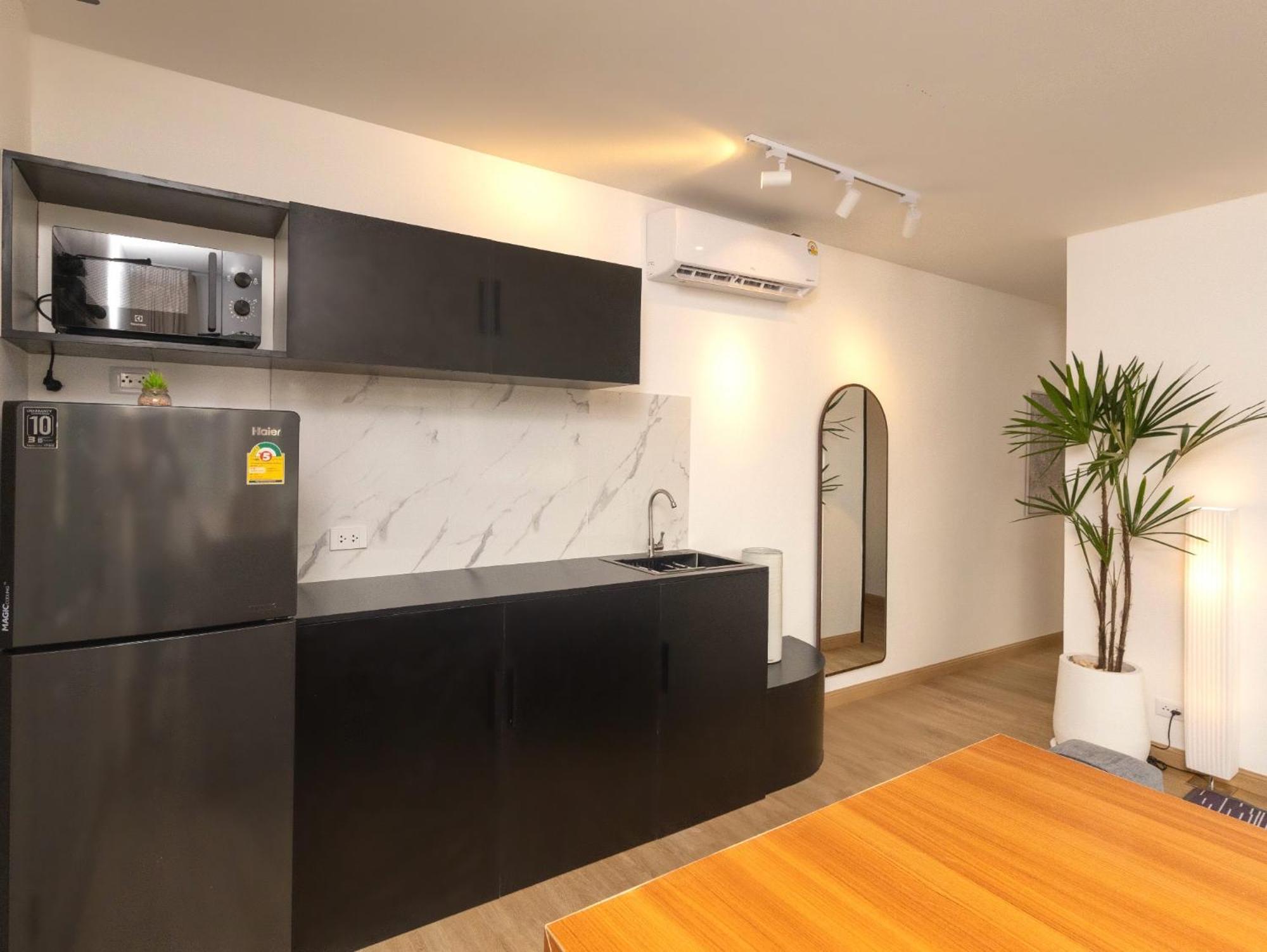 Apartment 2 Bedrooms For 3 Guest Comfy At Heart Of Silom - 7a