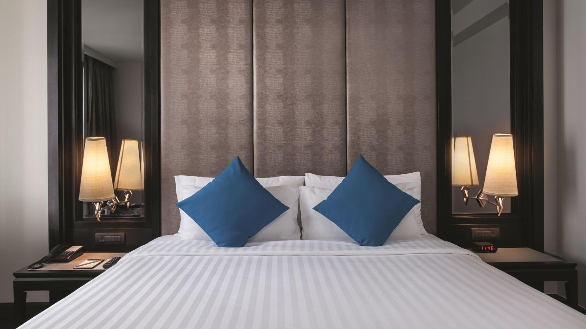 M\u00f6venpick Sukhumvit 15 Hotel 5*