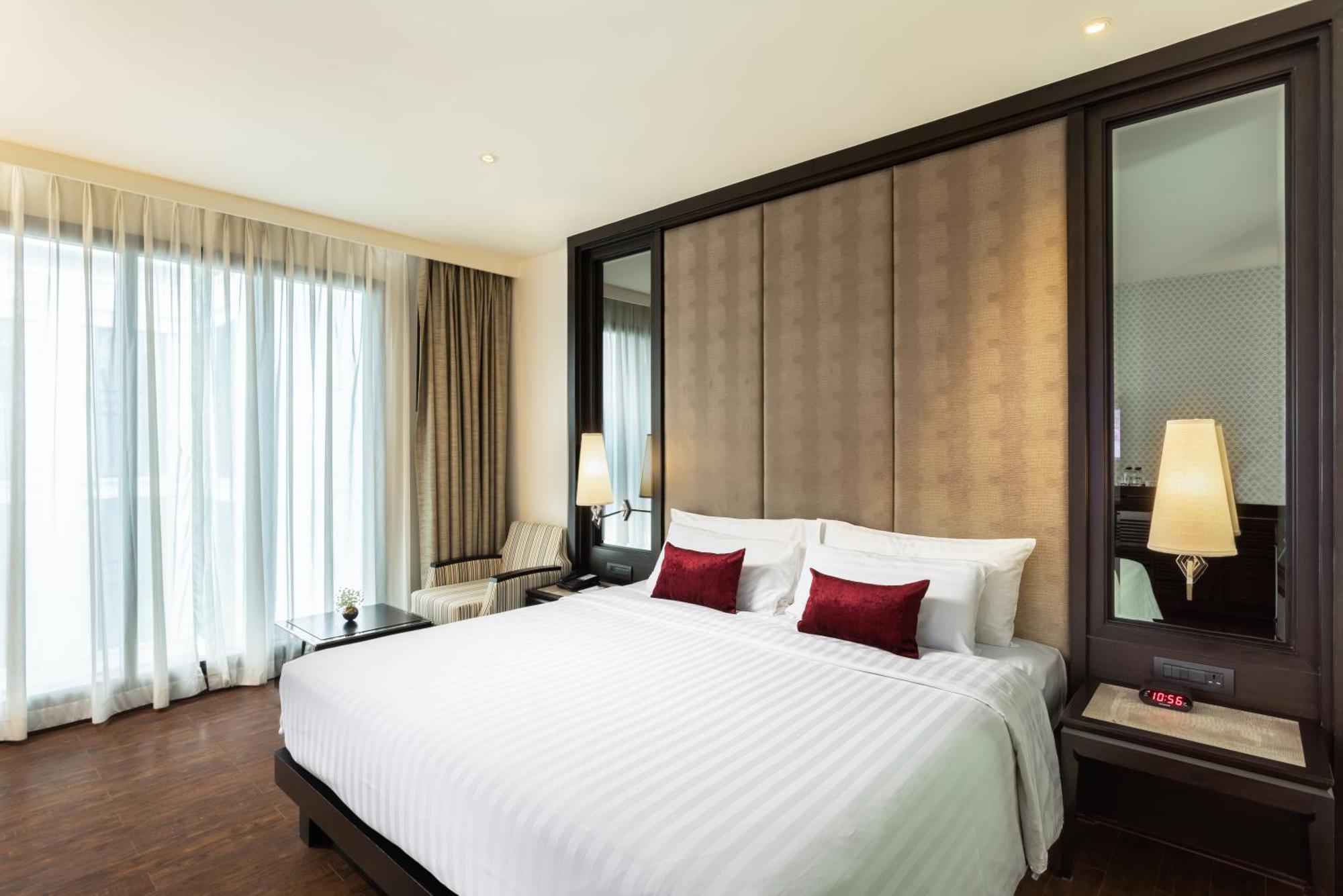 Hotel M\u00f6venpick Sukhumvit 15 5*