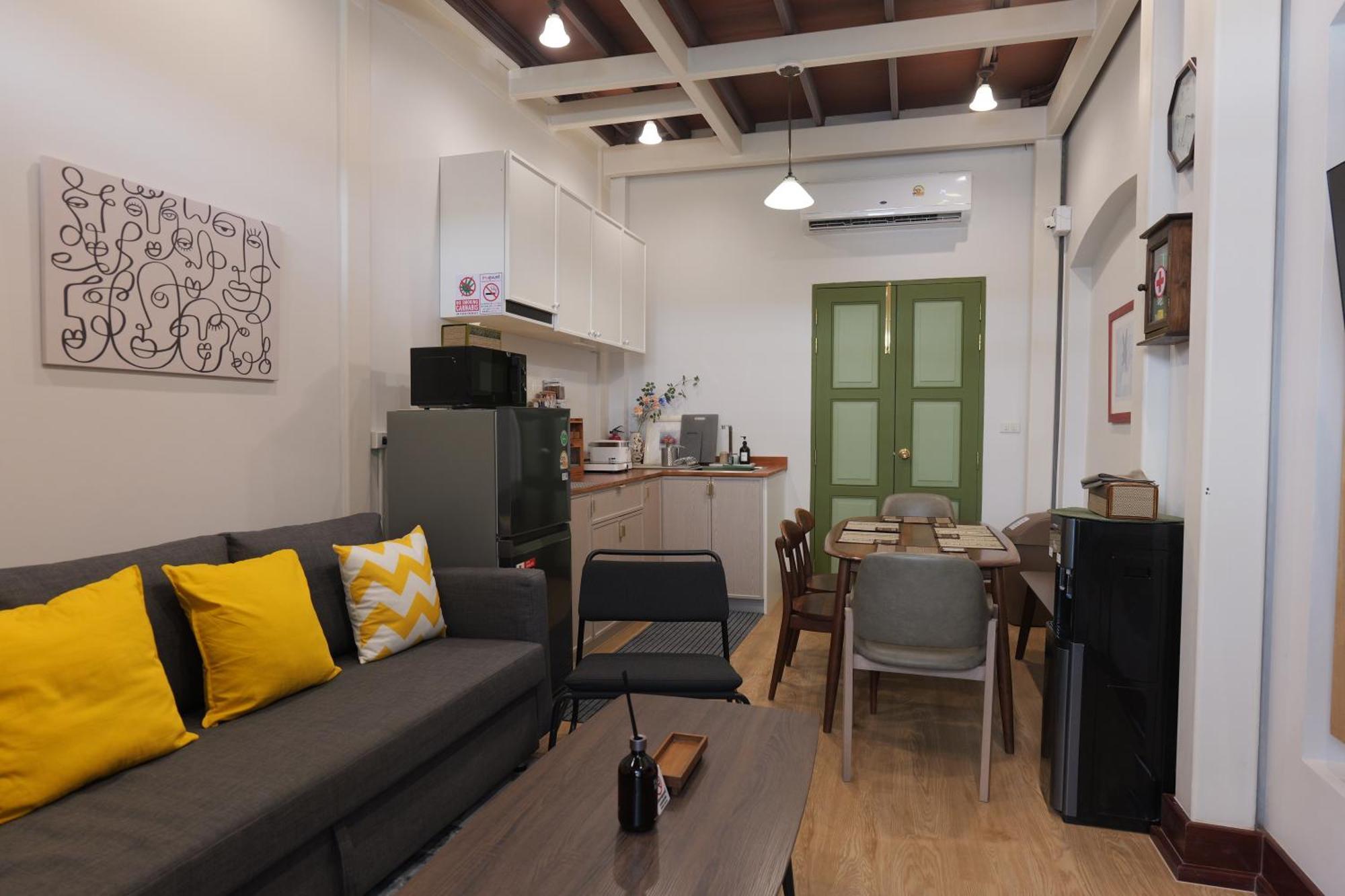 Entire 2br 2ba Chinatown Near Yaowarat - Songwat Apartment Bangkok