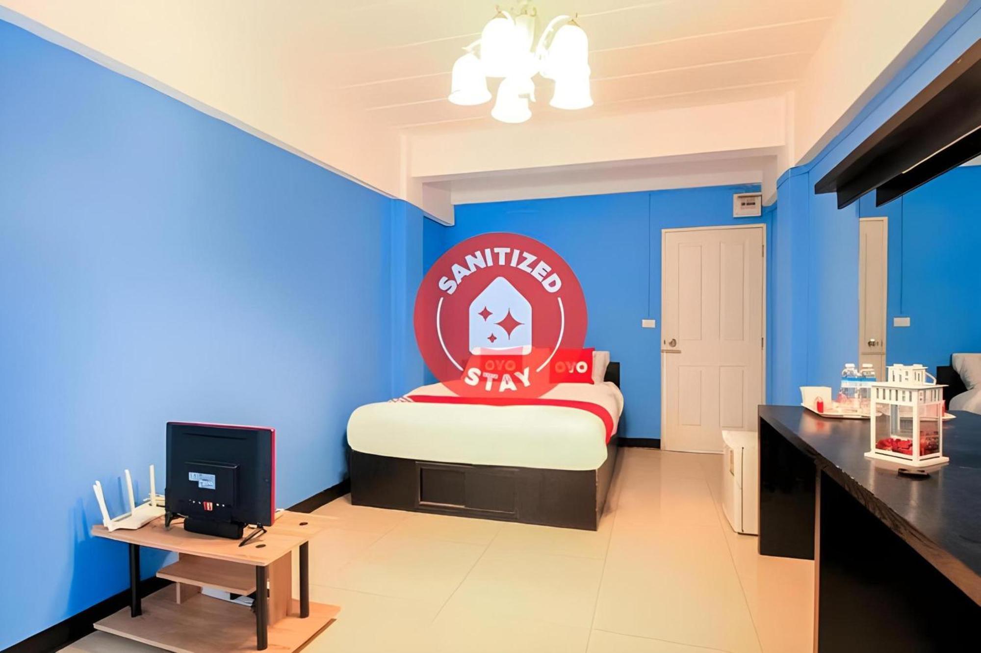 Super Oyo 427 Chill Hotel