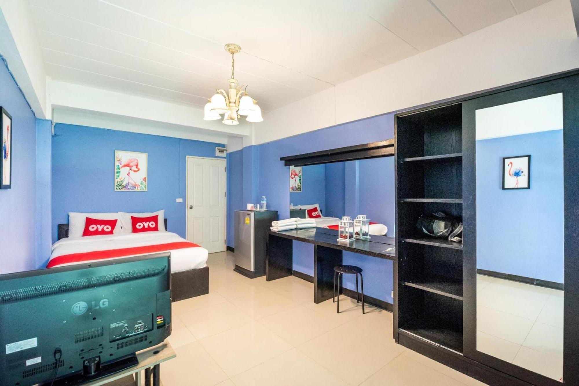 Super Oyo 427 Chill Hotel