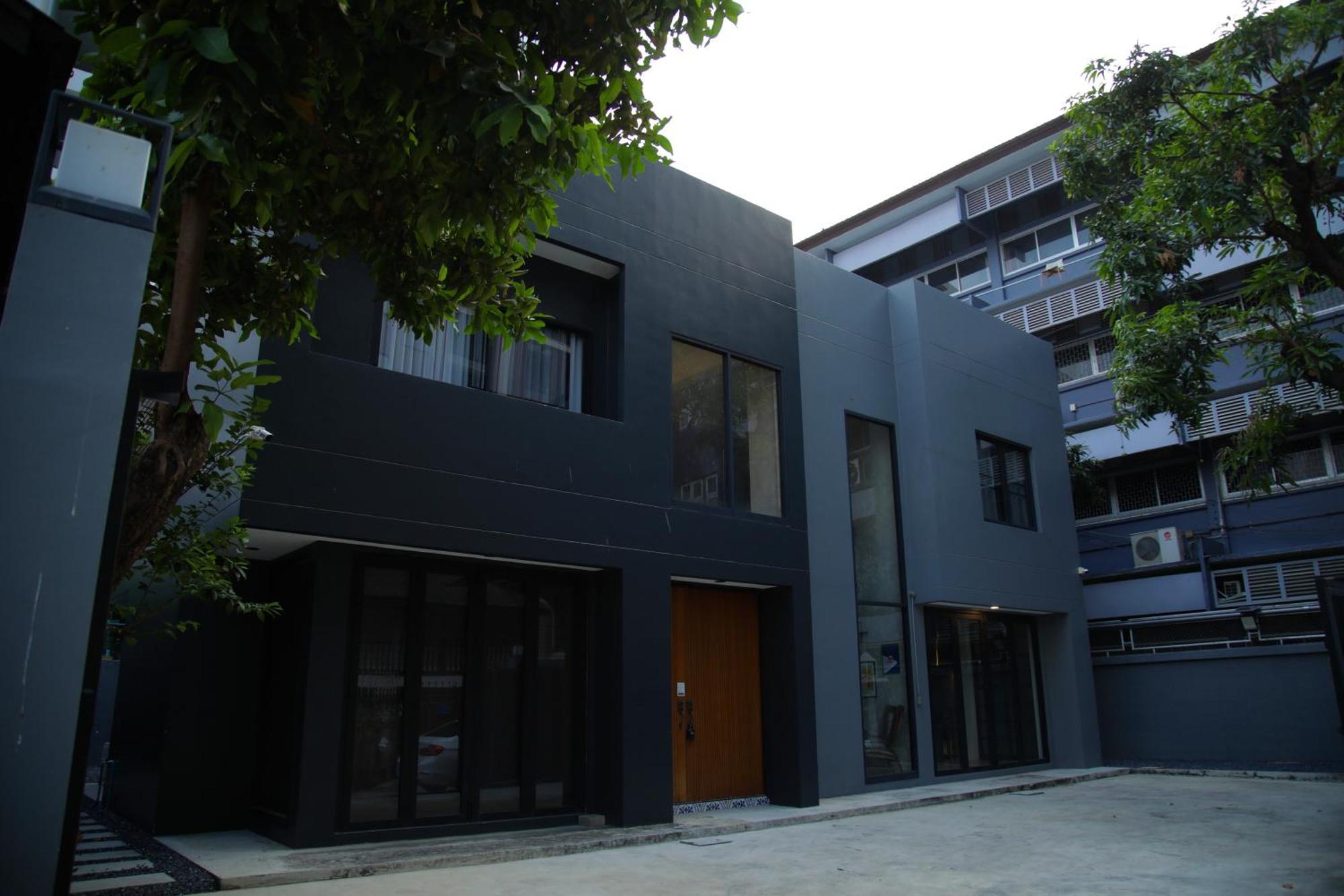 Holiday home Chic Ekkamai Escape Near Bts, Dining & Nightlife