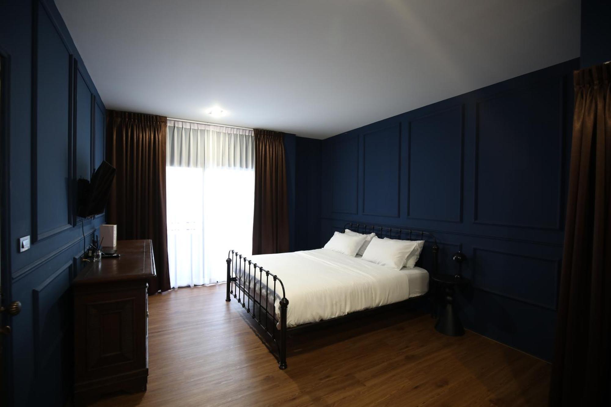 Chic Ekkamai Escape Near Bts, Dining & Nightlife * Bangkok
