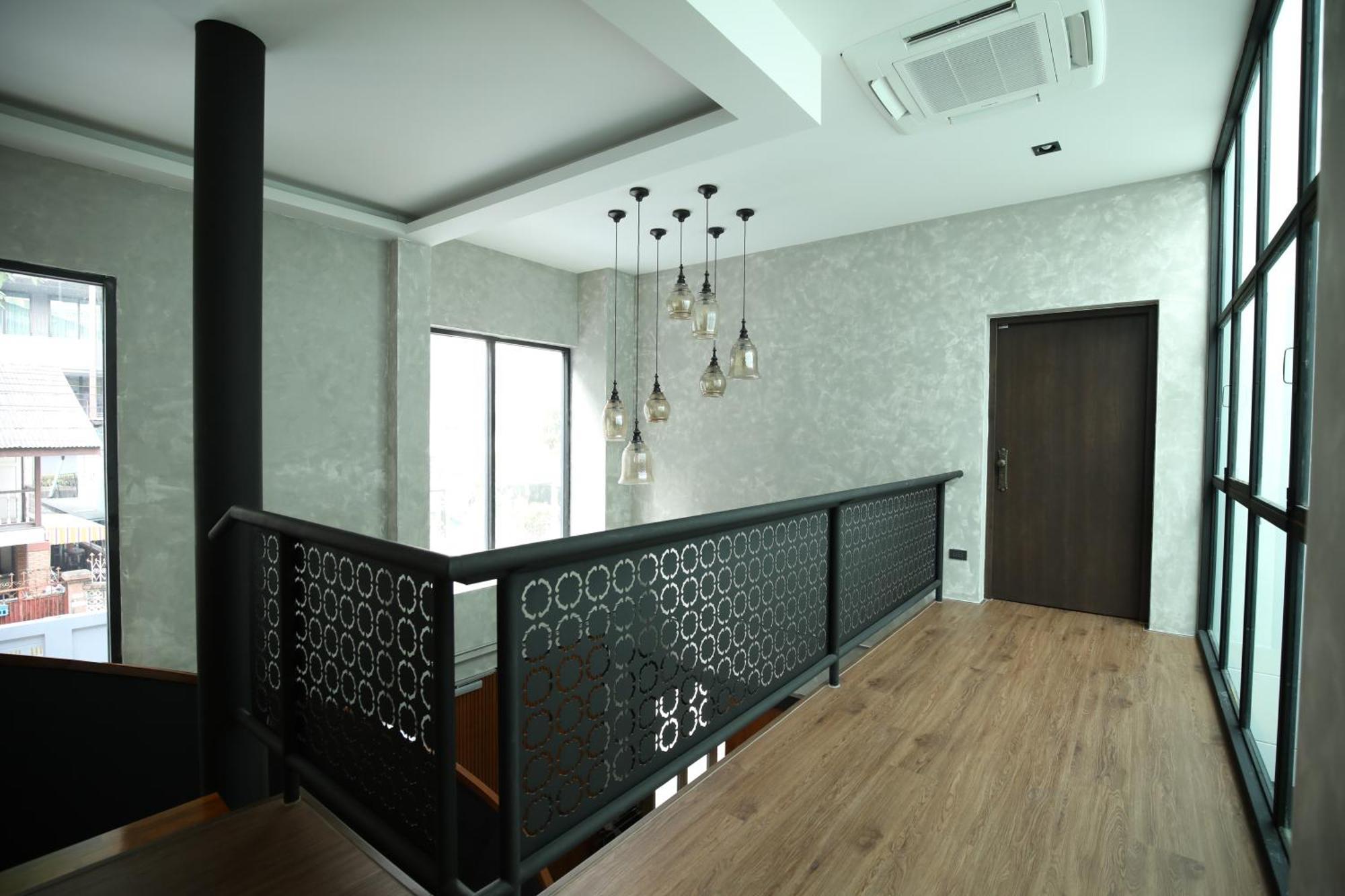 Holiday home Chic Ekkamai Escape Near Bts, Dining & Nightlife