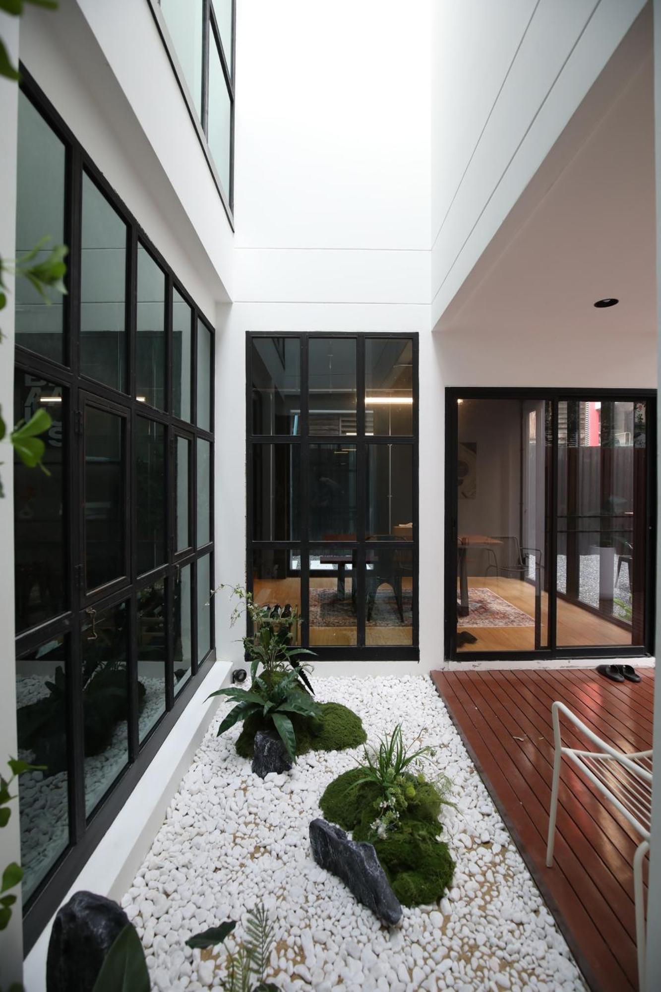 Chic Ekkamai Escape Near Bts, Dining & Nightlife *