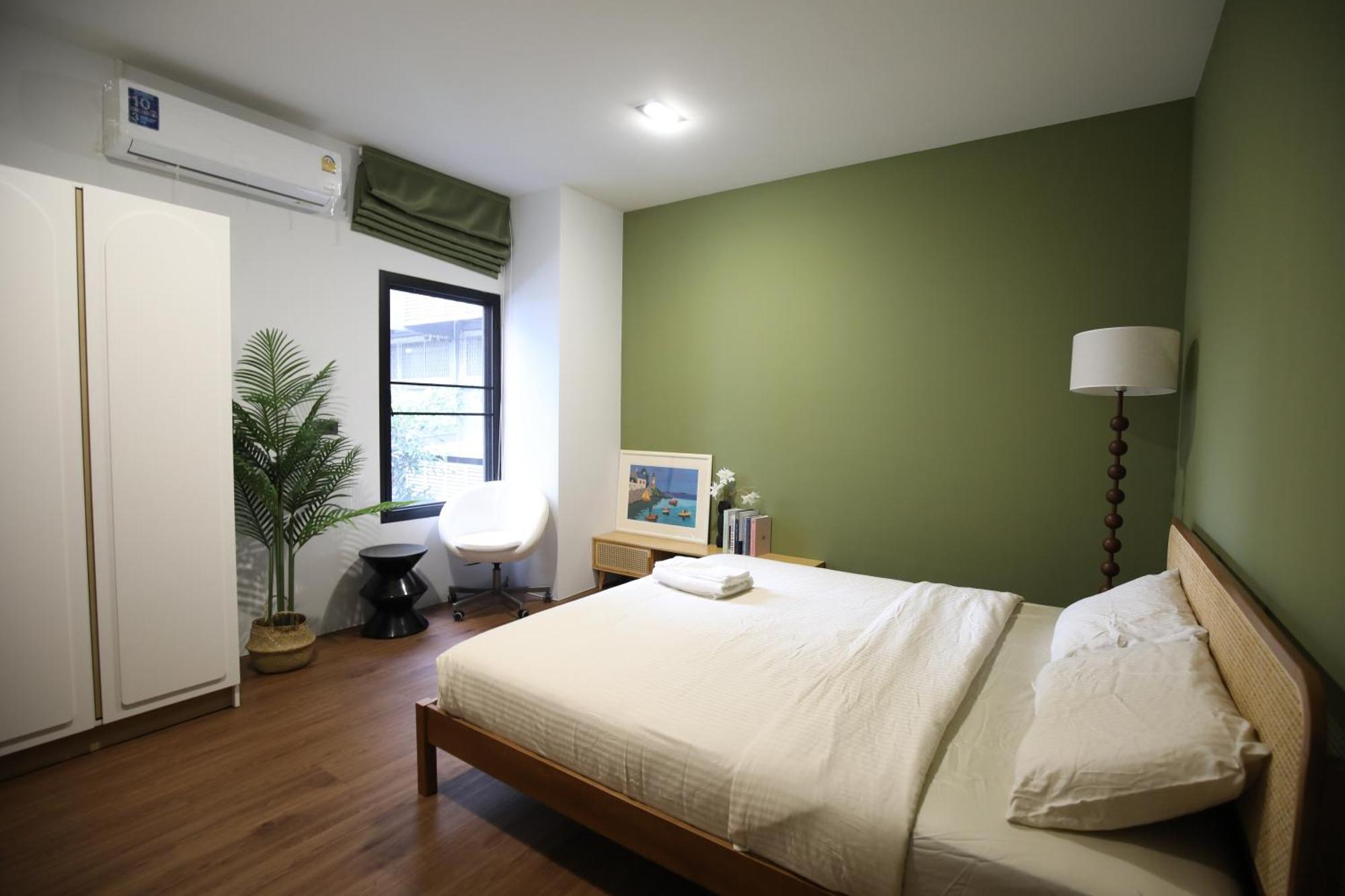 Holiday home Chic Ekkamai Escape Near Bts, Dining & Nightlife *