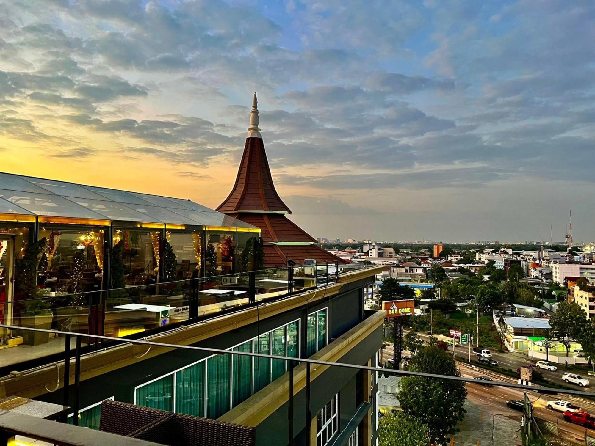Sky Dome Resotel - โรงแรมสกายโดม รีโซเทล 5* Bangkok