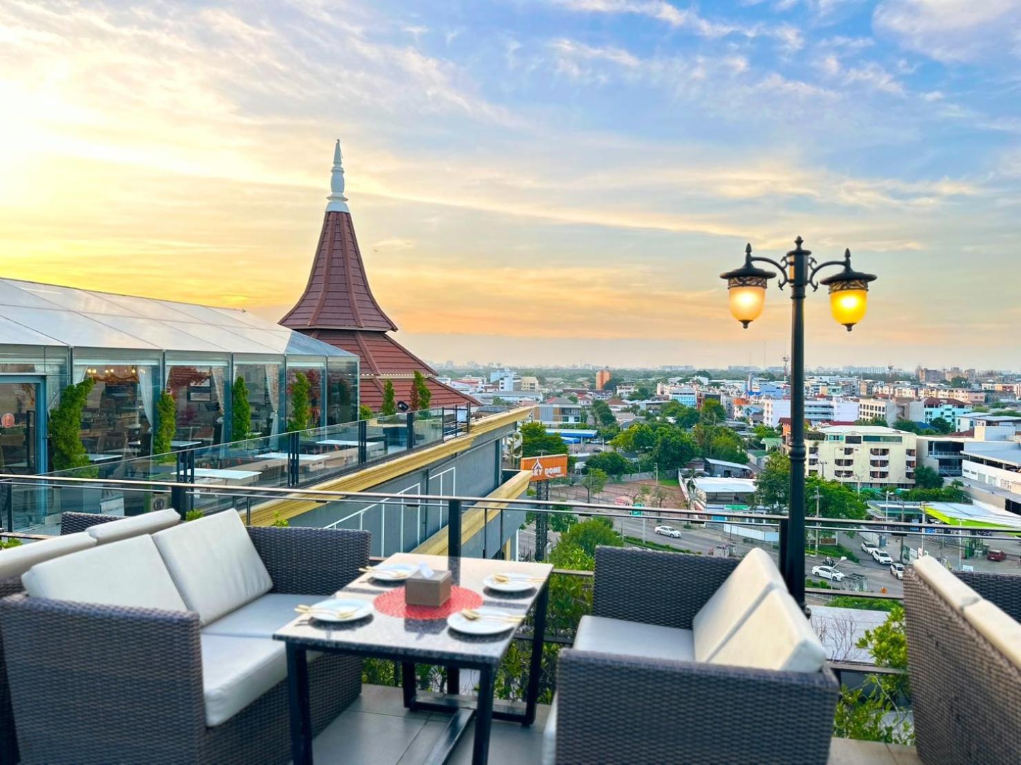Sky Dome Resotel - โรงแรมสกายโดม รีโซเทล 5* Bangkok