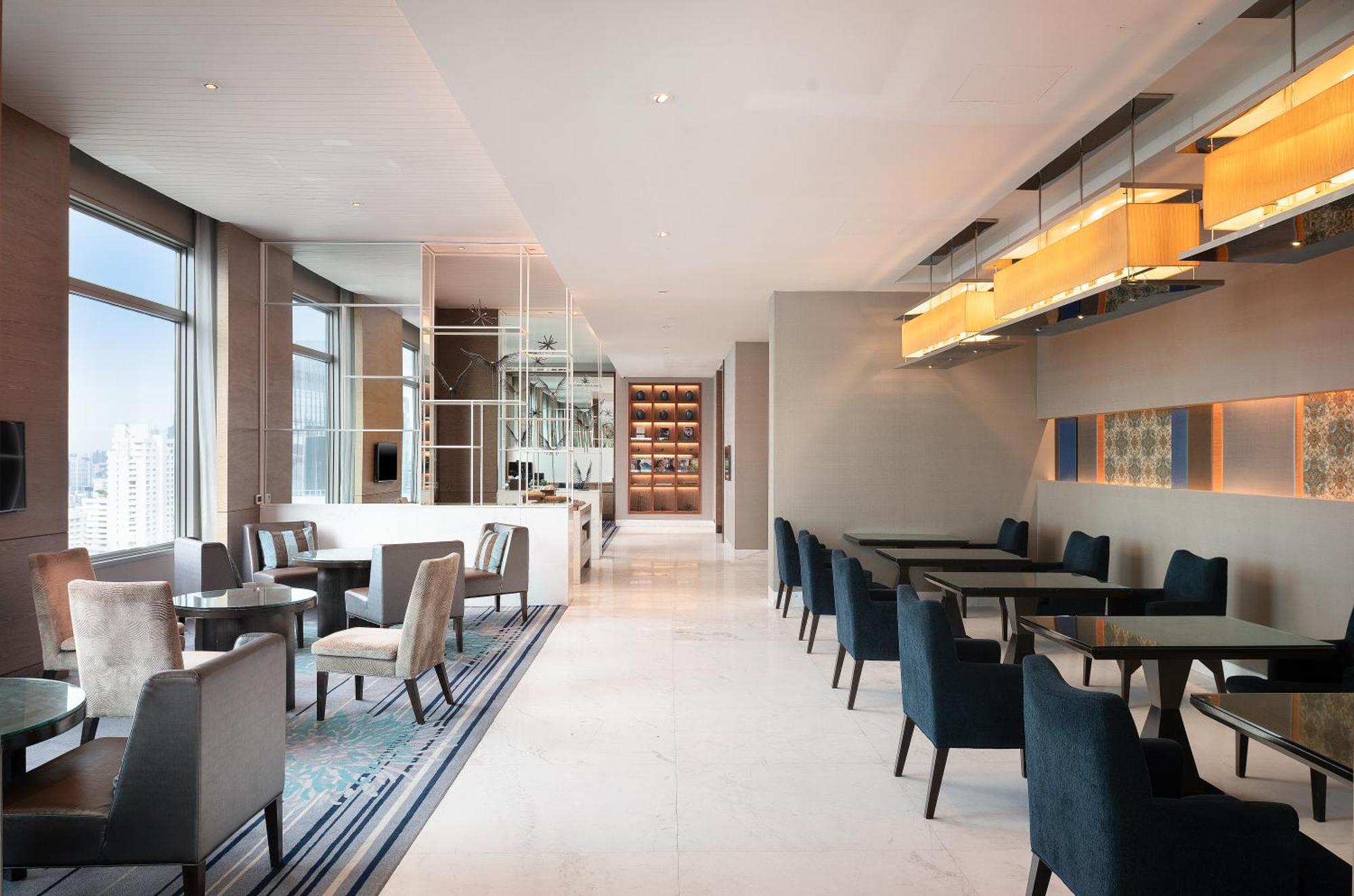 Hotel Radisson Blu Plaza 5*
