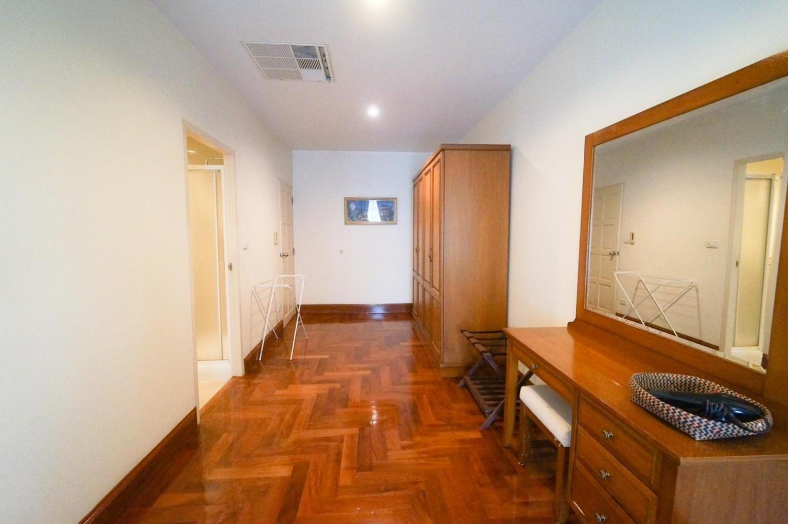 Chez Moi Private Executive Sukhumvit 26 Apartemen