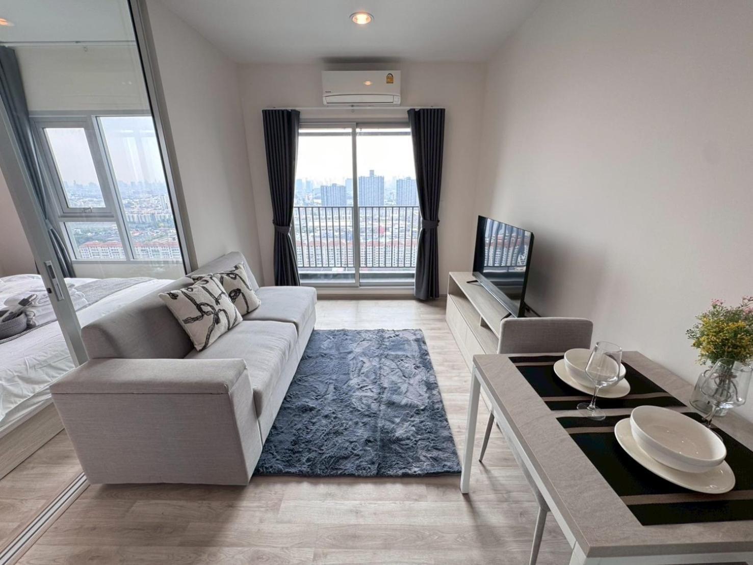 High Floor Luxury With Great Views Apartment Bangkok