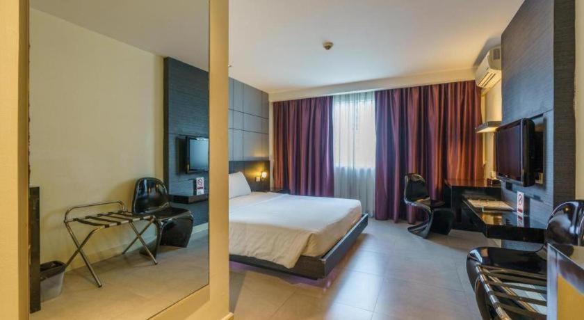 The Park Hotel 3*
