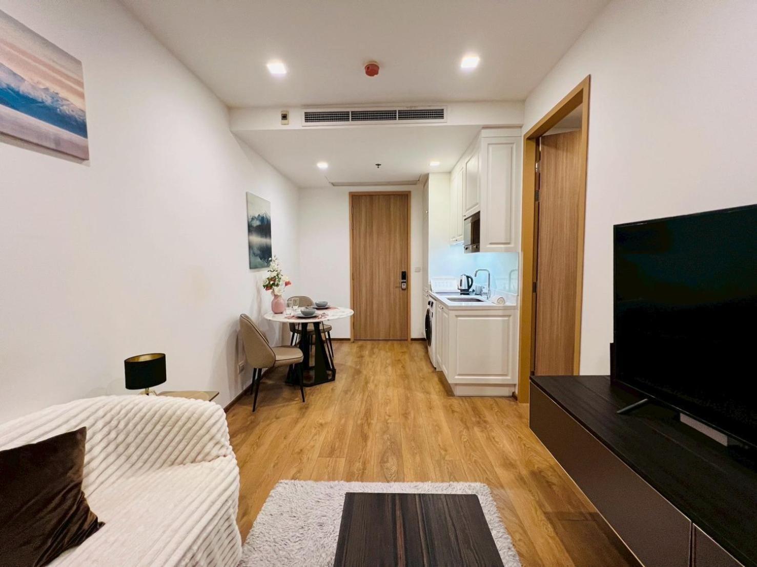 Phrom Phong 1br Luxe With Pool Gym Park Center Apartment Bangkok